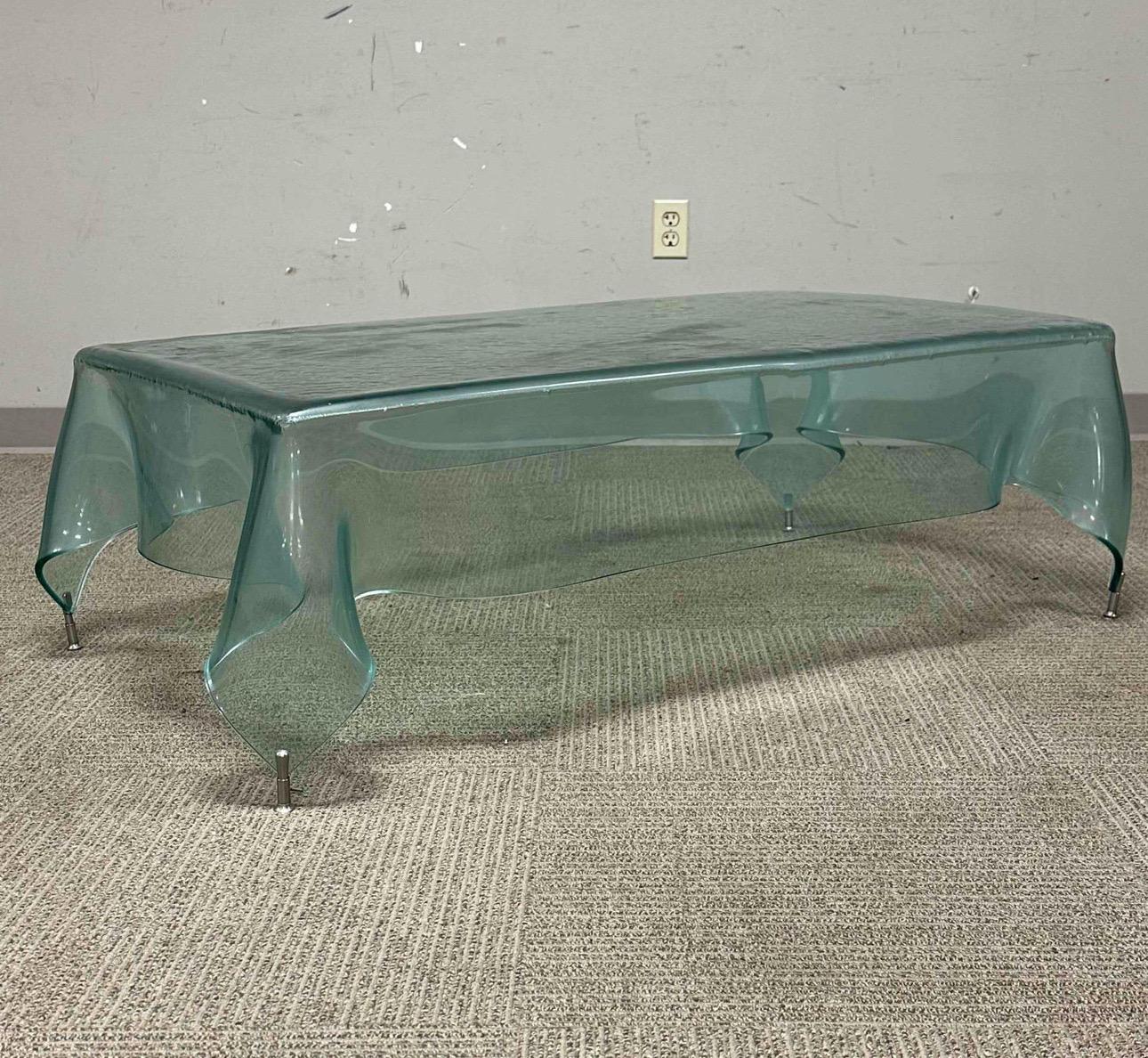 Table basse en verre soufflé à la bouche 