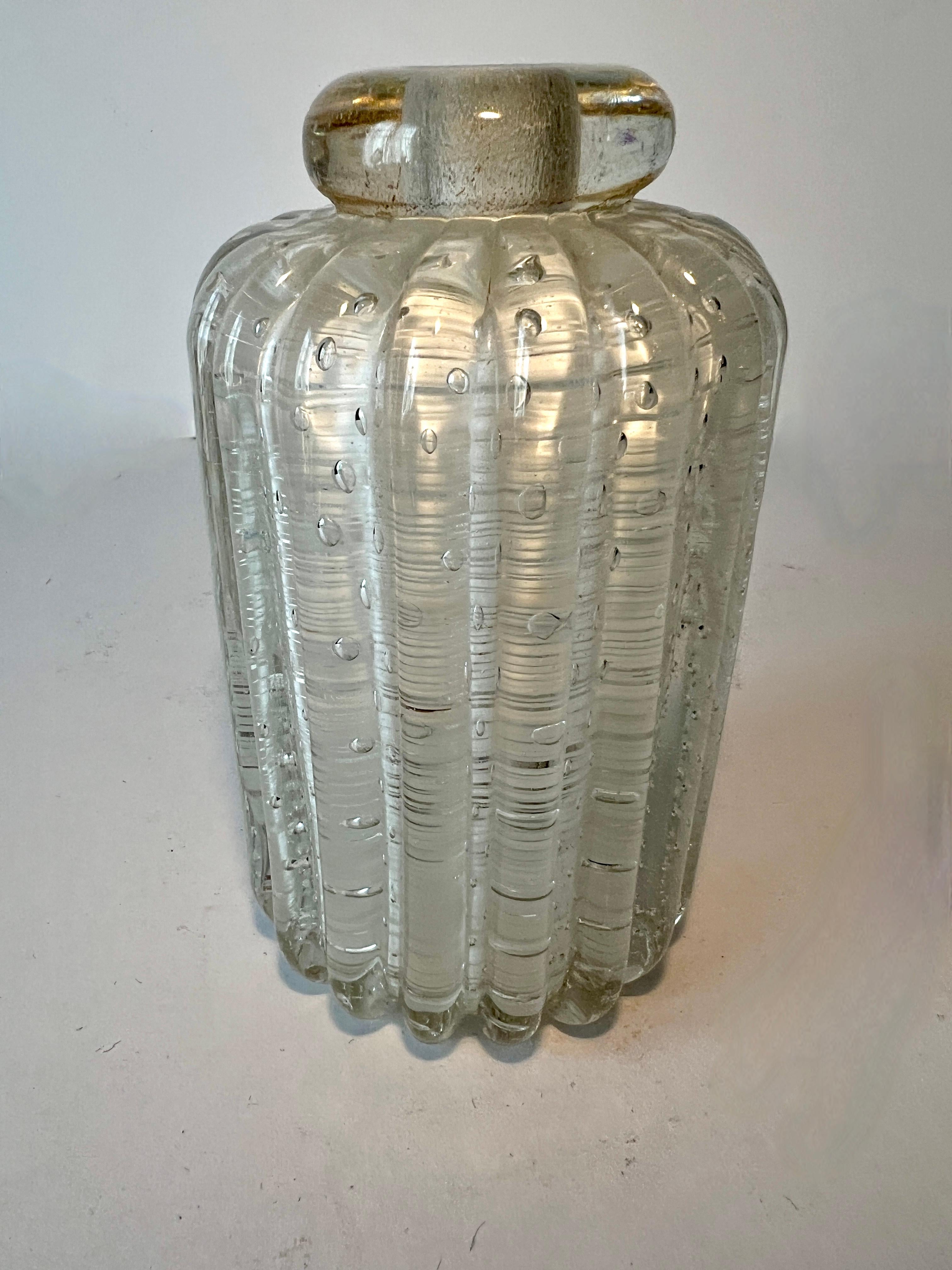 Mid-Century moderno Vaso a bocciolo di Murano con nervatura pesante e scaglie d'oro in vendita