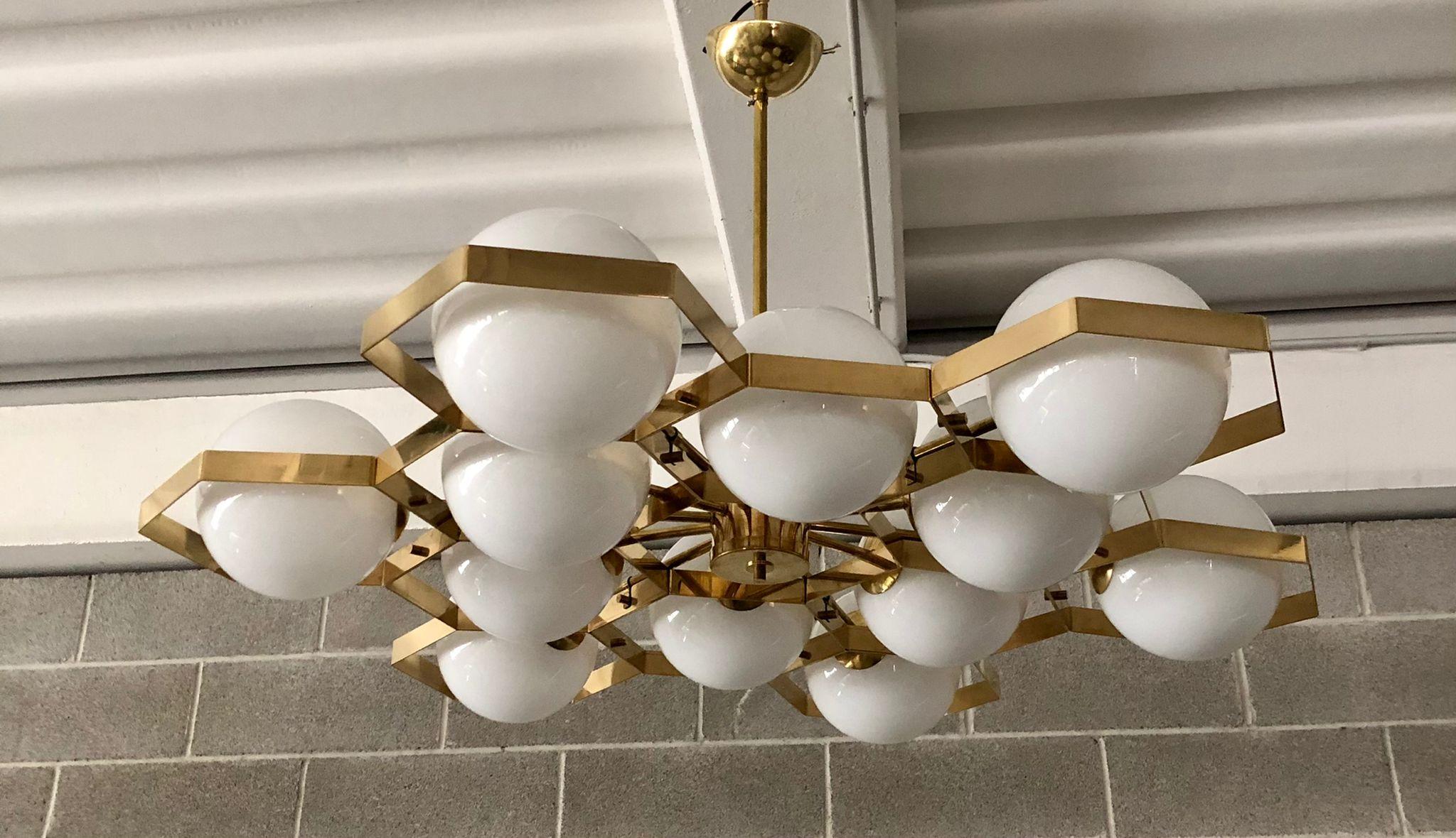 Murano Hexagonal White Glass and Brass Mid-century Chandelier and Pendant, 1980 In Good Condition For Sale In Rome, IT