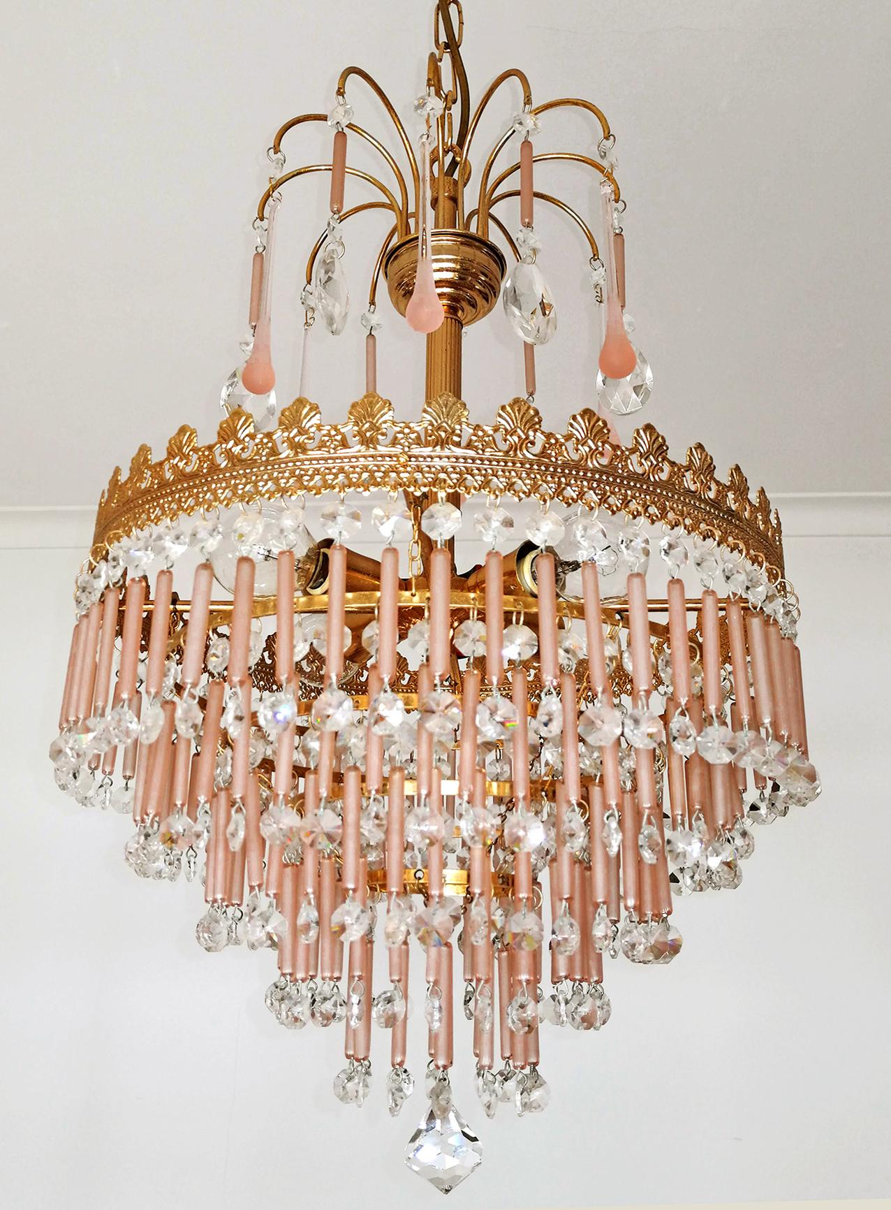 20th Century Gilt Hollywood Regency Wedding Cake Chandelier in Pink Murano Glass and Crystal For Sale
