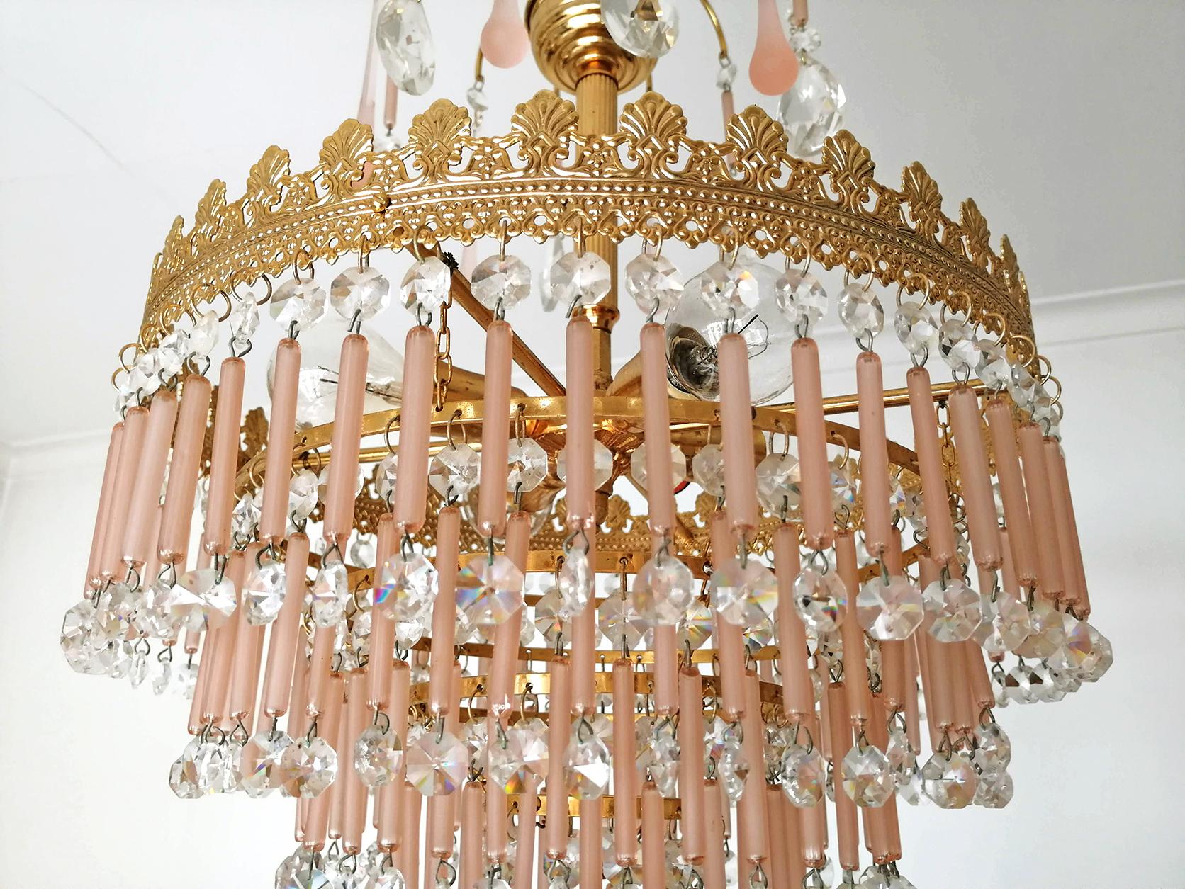 Gilt Hollywood Regency Wedding Cake Chandelier in Pink Murano Glass and Crystal For Sale 1