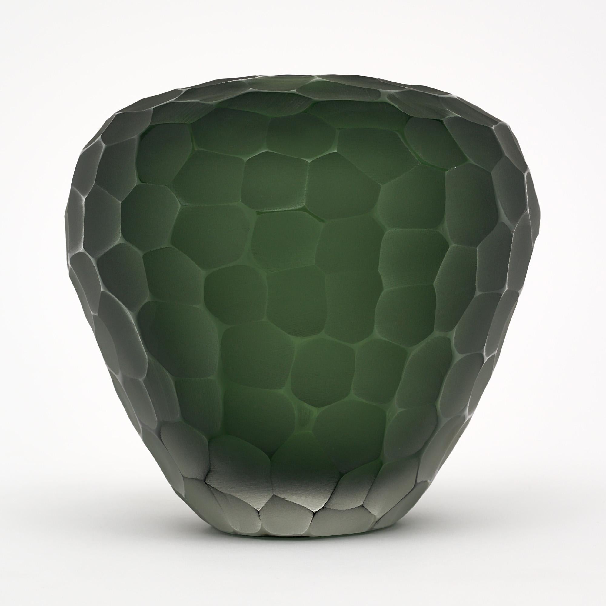 Moderne Vase en verre de Murano martelé vert chasseur en vente