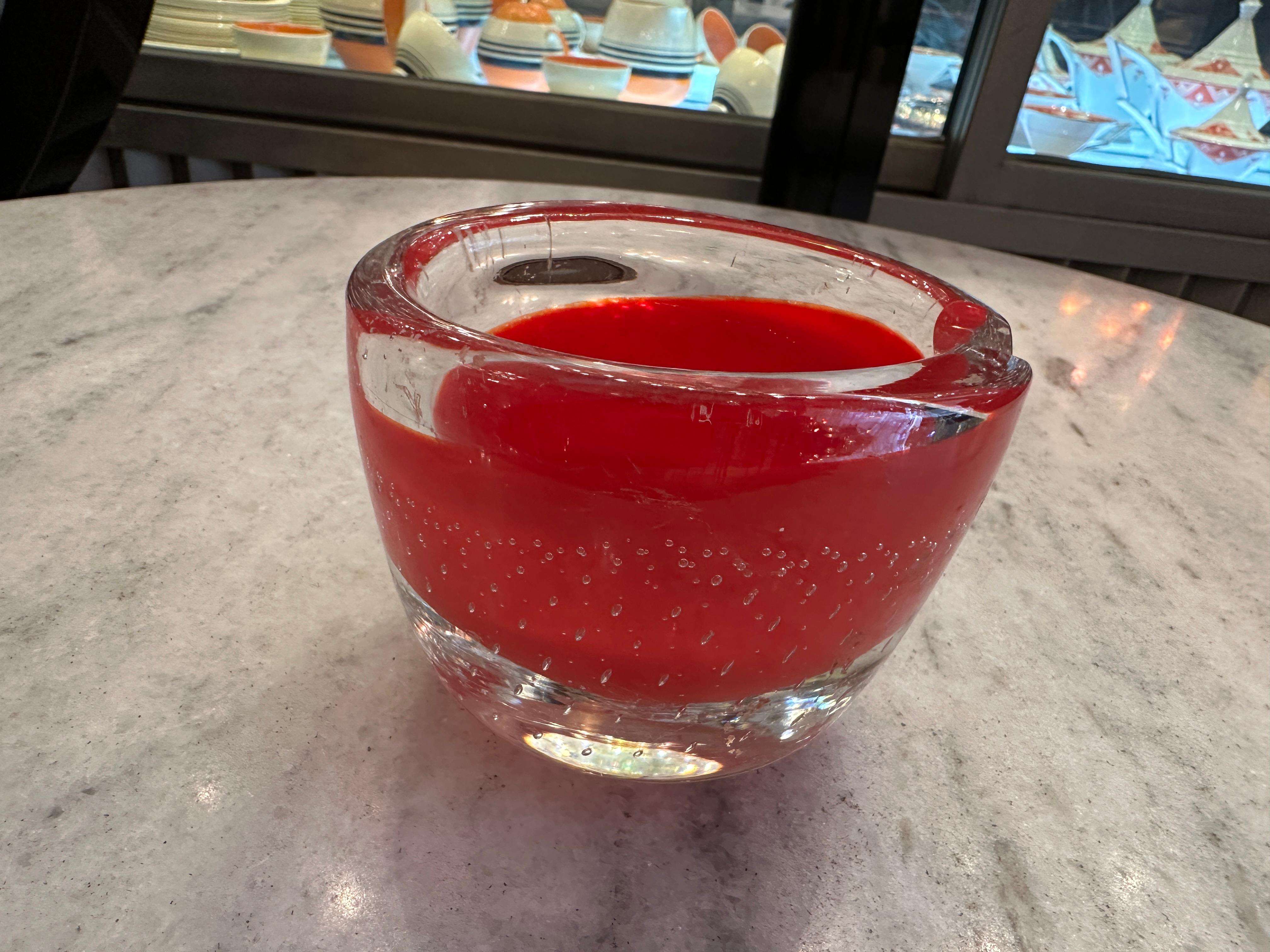 Murano in color red, 1930, Italian, Technique: Bubbles controlled For Sale 5