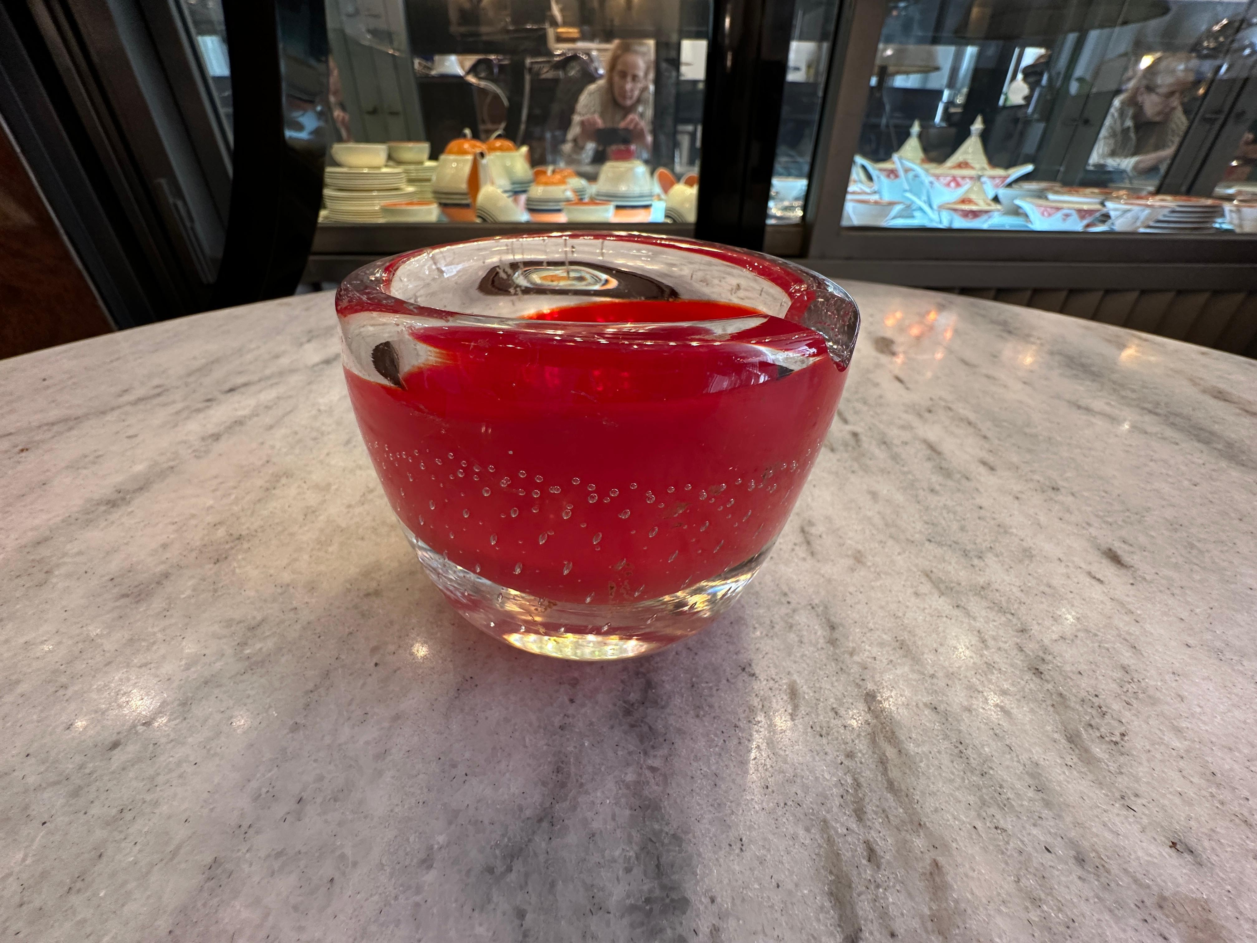 Murano in color red, 1930, Italian, Technique: Bubbles controlled For Sale 3