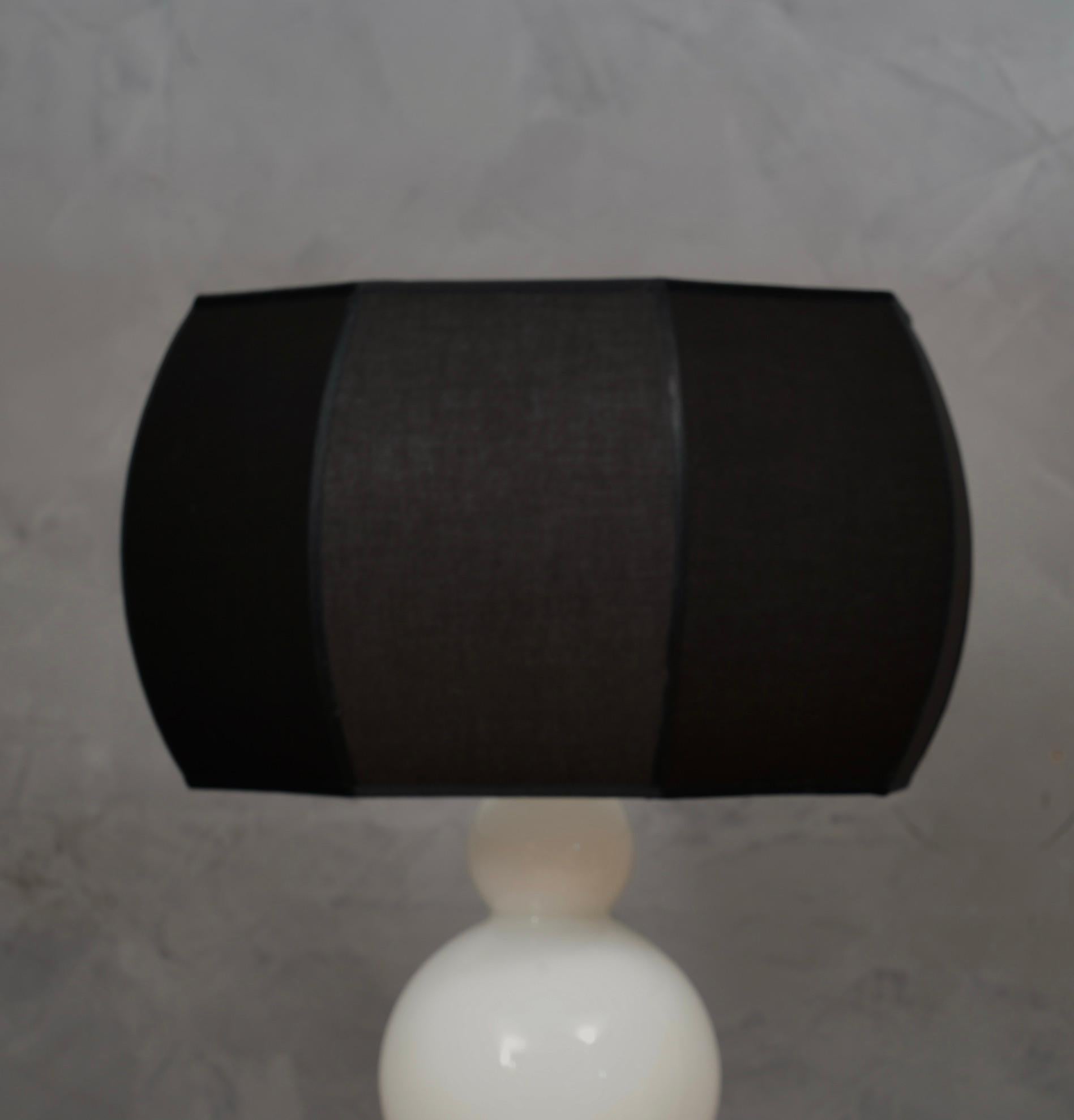 Mid-Century Modern Murano in Style of Vistosi Blown White Glass and Brass Table Lamp, 1980 For Sale
