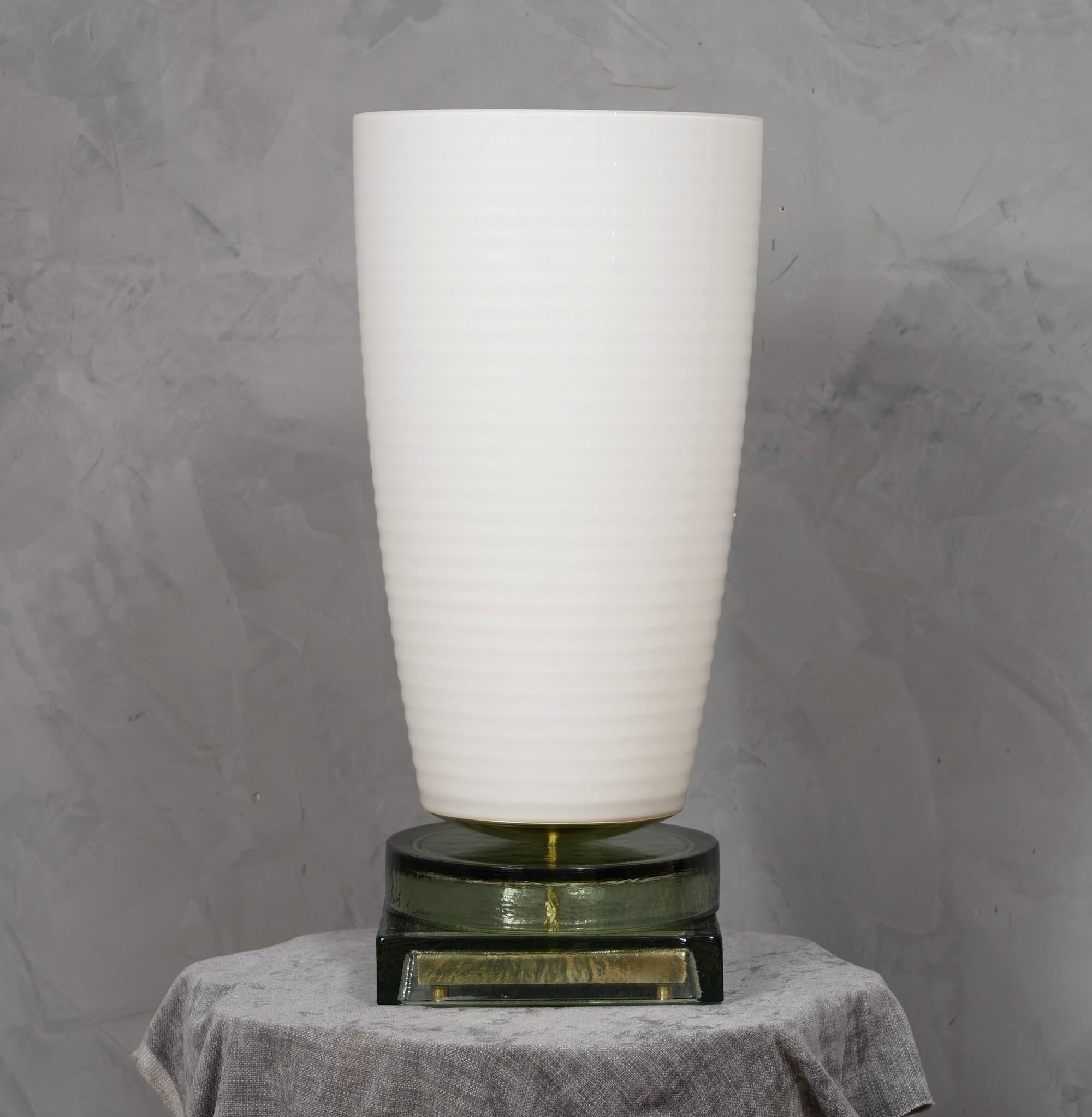 Murano in Style of Vistosi Blown White Glass and Brass Table Lamp, 1980 For Sale 1