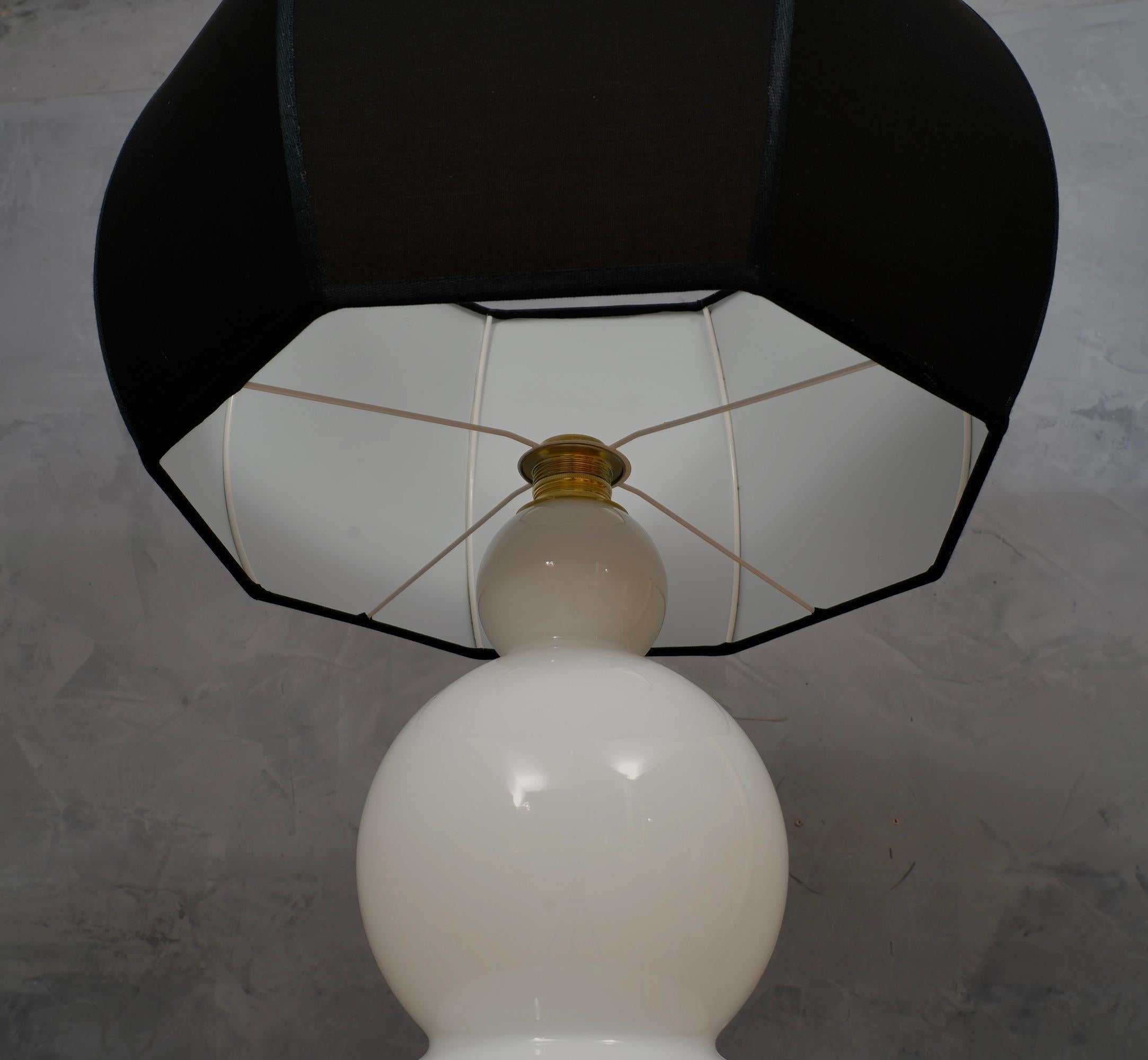 Murano in Style of Vistosi Blown White Glass and Brass Table Lamp, 1980 For Sale 1