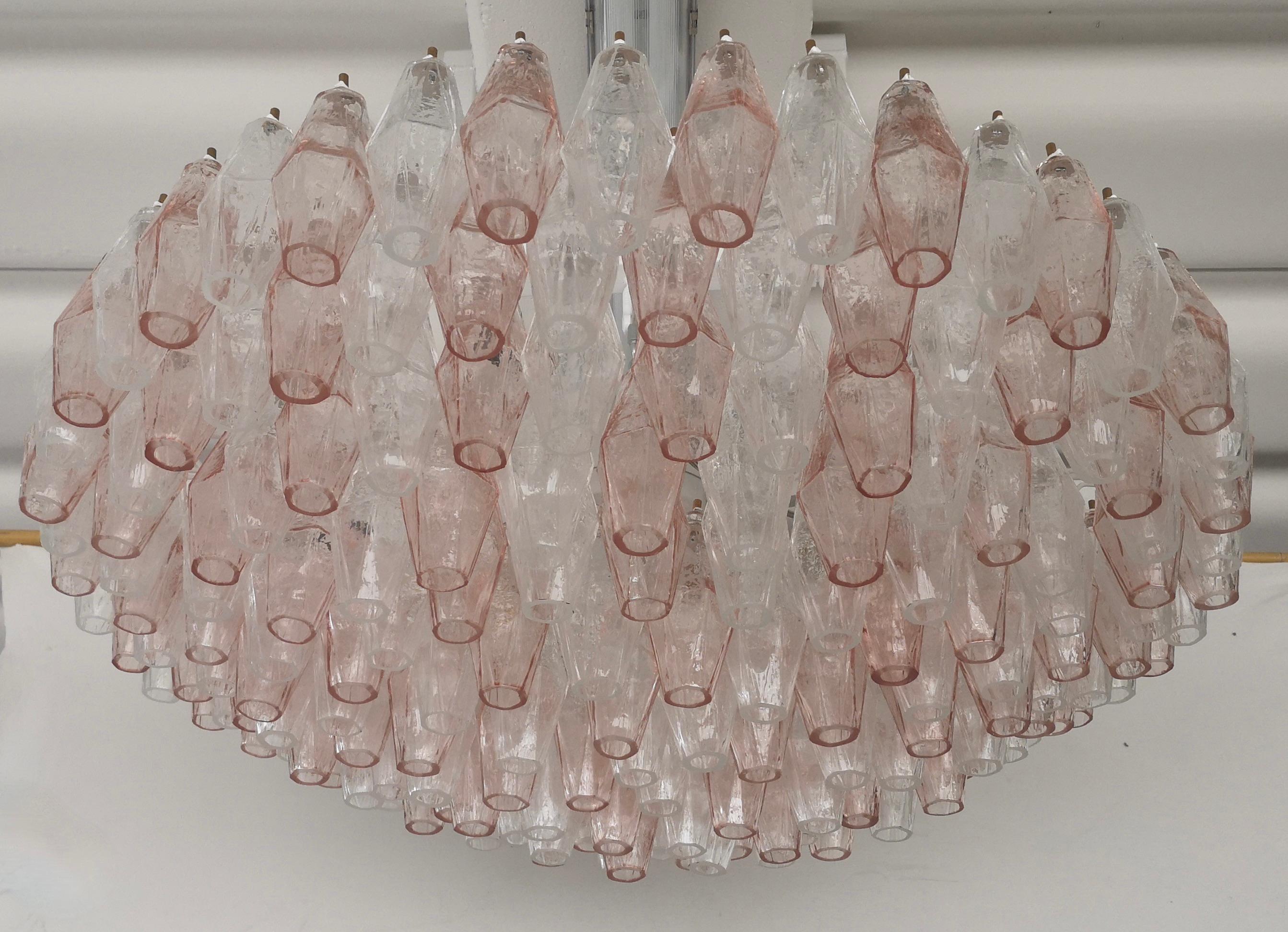 Murano in the Style of Venini Round Pink Polyhedra Chandelier, 2000 In Good Condition For Sale In Rome, IT