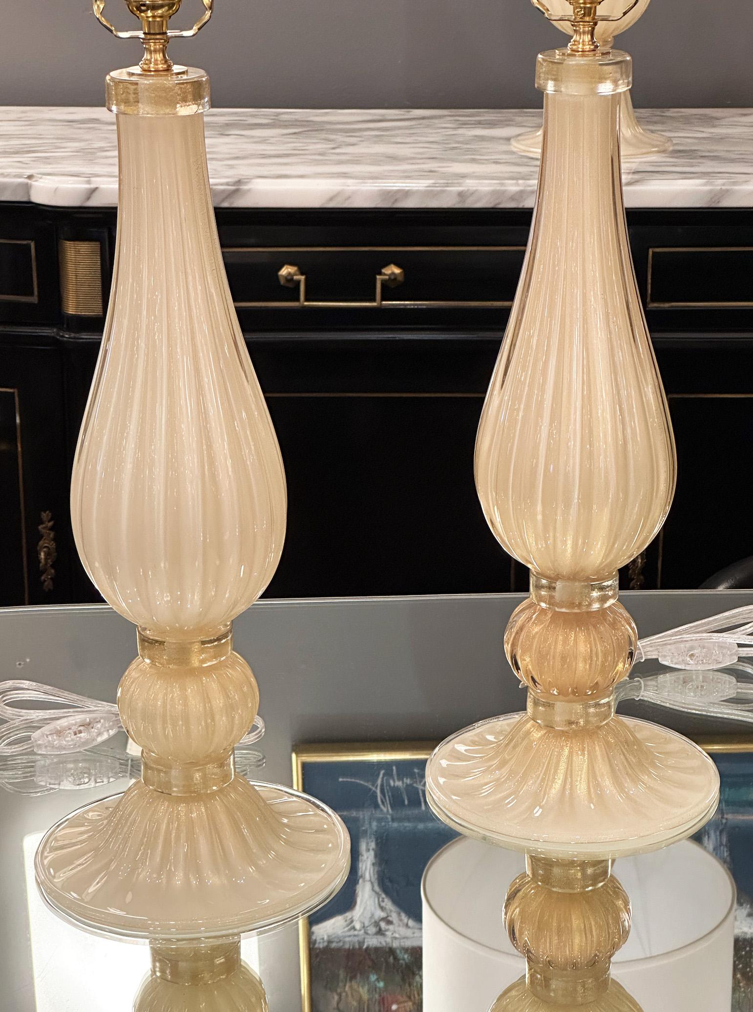 Murano-Tischlampen „Incamiciato“ aus Goldglas (Italienisch) im Angebot