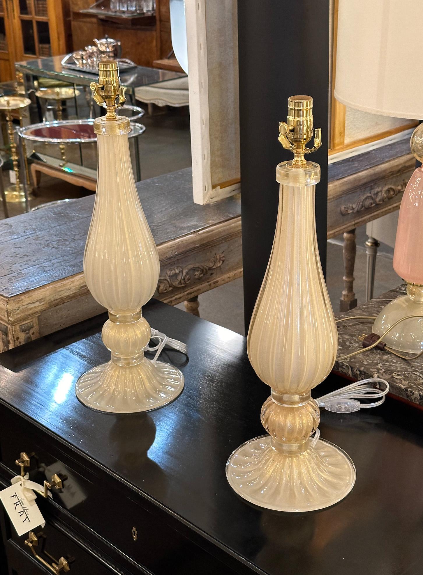 Murano-Tischlampen „Incamiciato“ aus Goldglas (Muranoglas) im Angebot