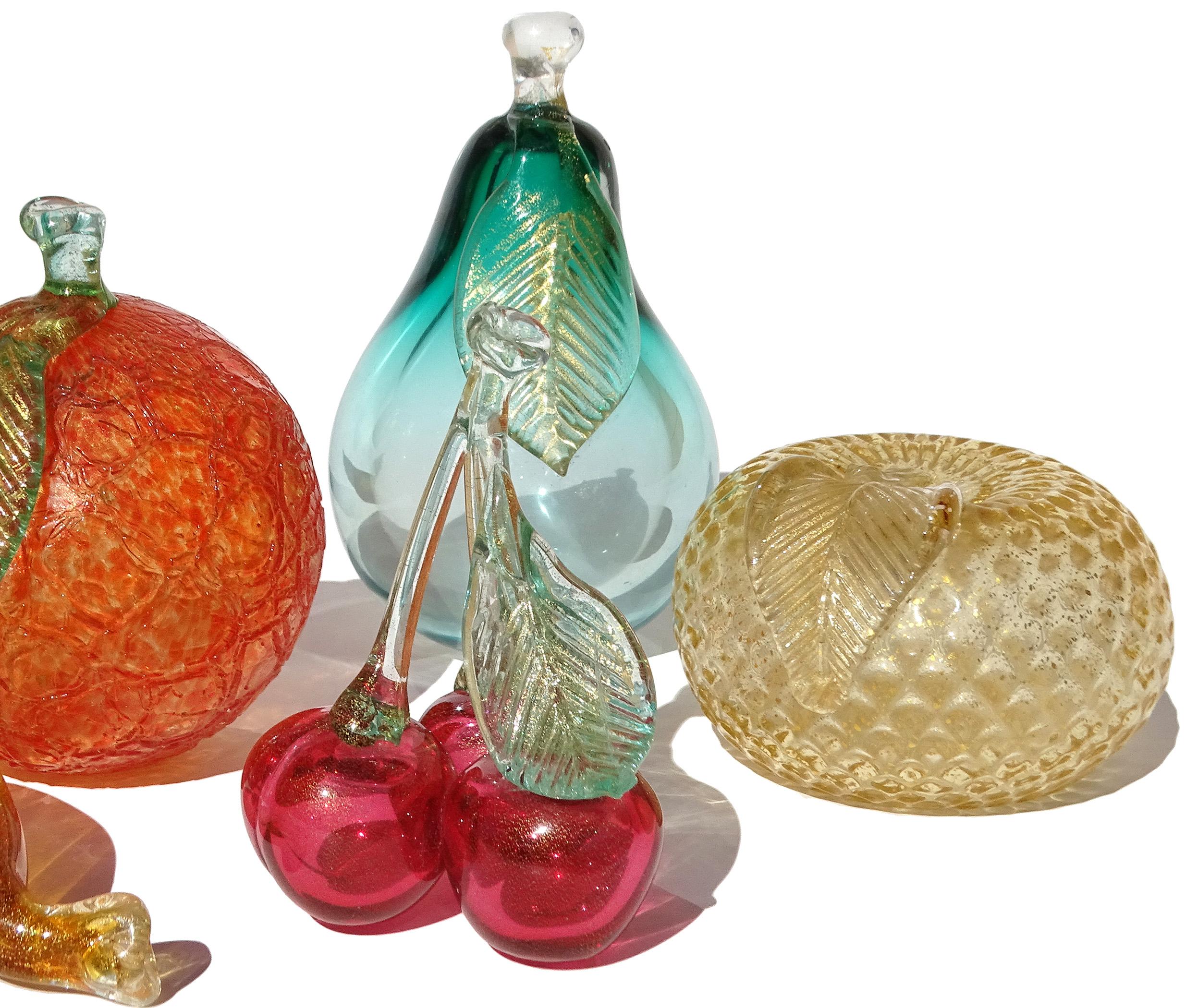 Mid-Century moderno Sculture di frutta in vetro artistico italiano di Murano 7 pezzi: pera, ciliegia, banana, arancia e oro in vendita