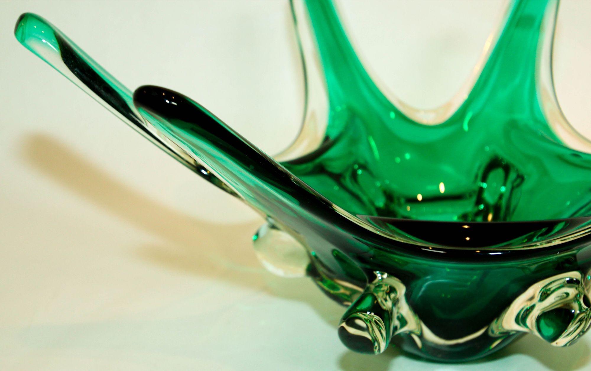 Murano Italian Art Glass Bowl Emerald Green Large Centerpiece circa 1950 en vente 2