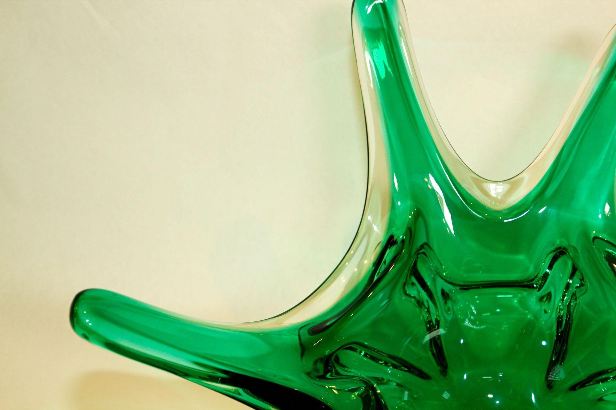 Murano Italian Art Glass Bowl Emerald Green Large Centerpiece circa 1950 For Sale 8