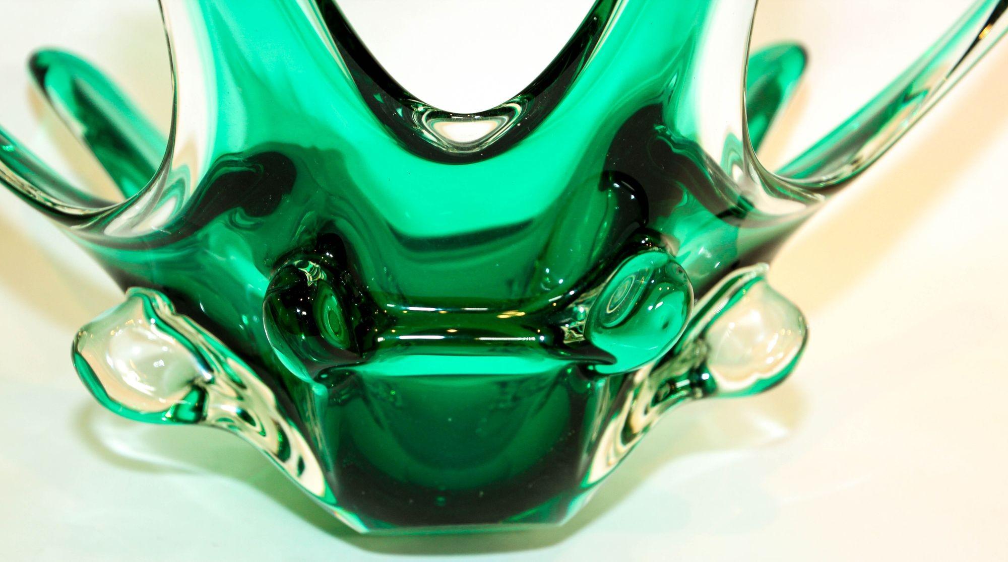 Murano Italian Art Glass Bowl Emerald Green Large Centerpiece circa 1950 en vente 9