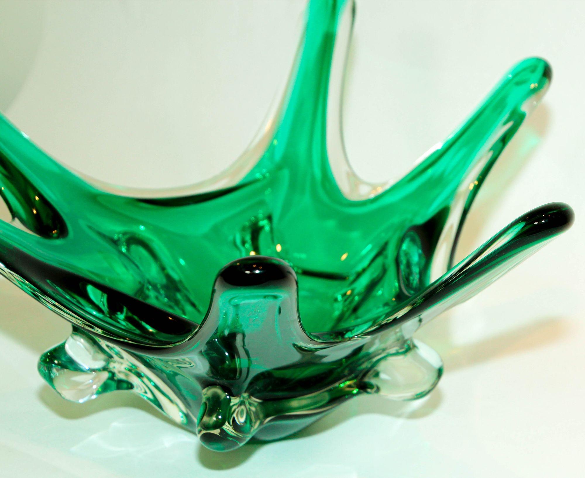 Murano Italian Art Glass Bowl Emerald Green Large Centerpiece circa 1950 en vente 12