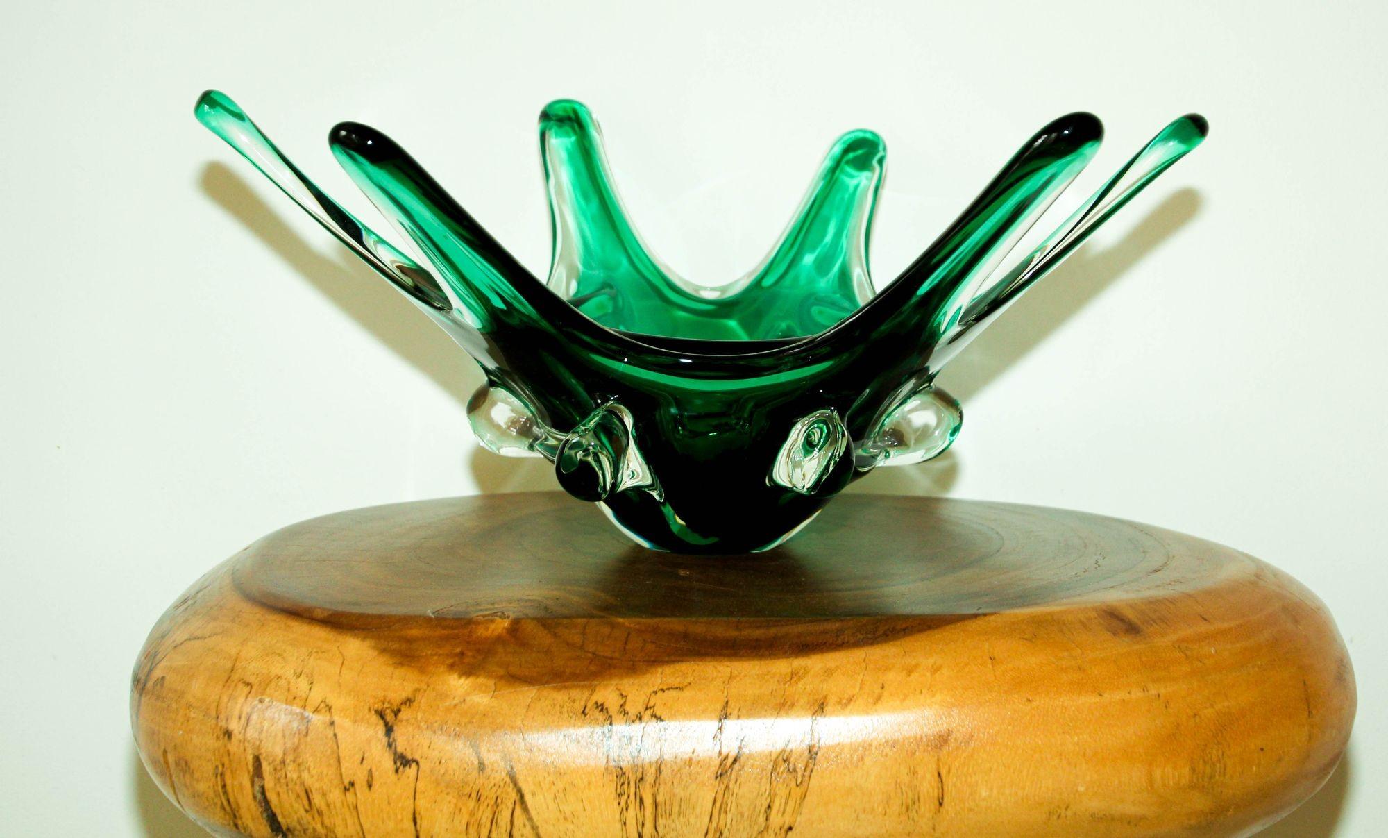20th Century Murano Italian Art Glass Bowl Emerald Green Large Centerpiece circa 1950 For Sale
