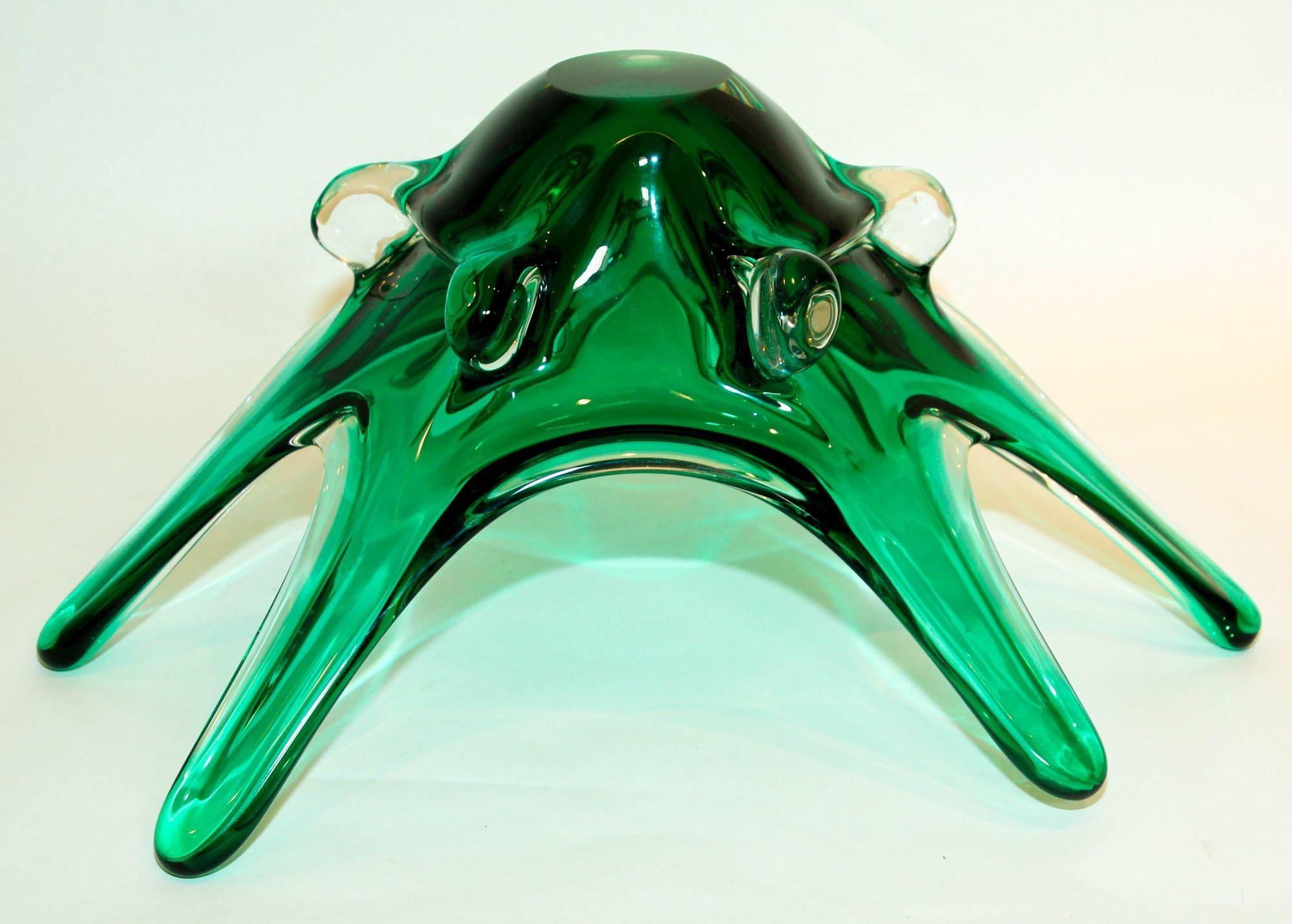 Murano Italian Art Glass Bowl Emerald Green Large Centerpiece circa 1950 en vente 1