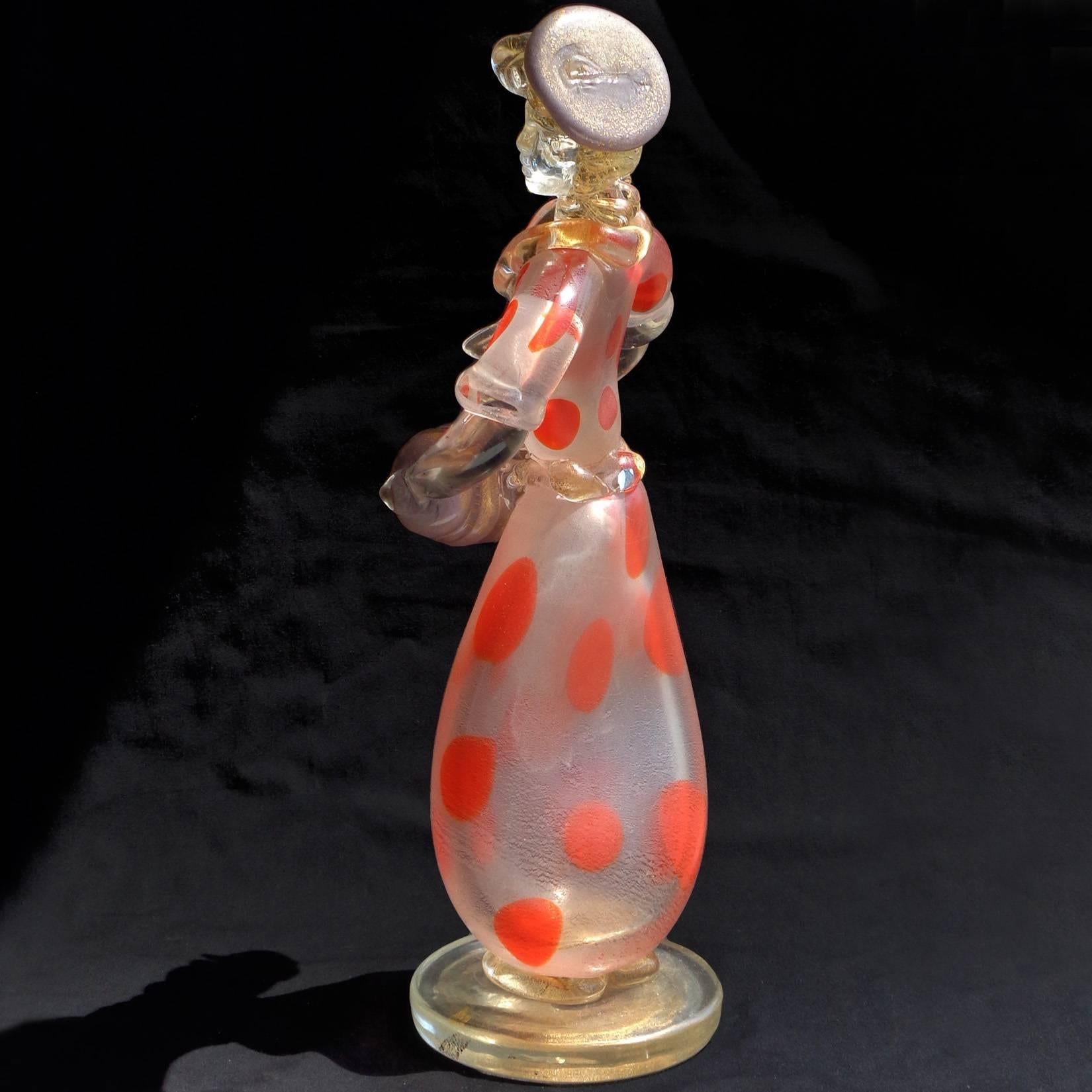 Italiano Vetro artistico italiano di Murano Donna parigina con abito a pois Figura di suonatore di fisarmonica in vendita