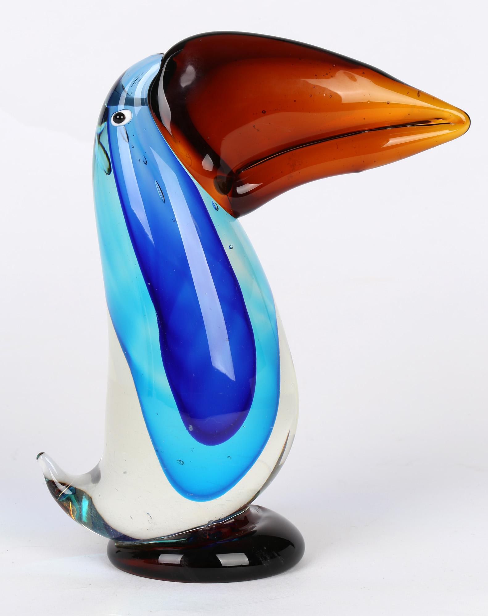 Murano Italian Art Glass Sommerso Bodied Toucan Figure In Good Condition In Bishop's Stortford, Hertfordshire