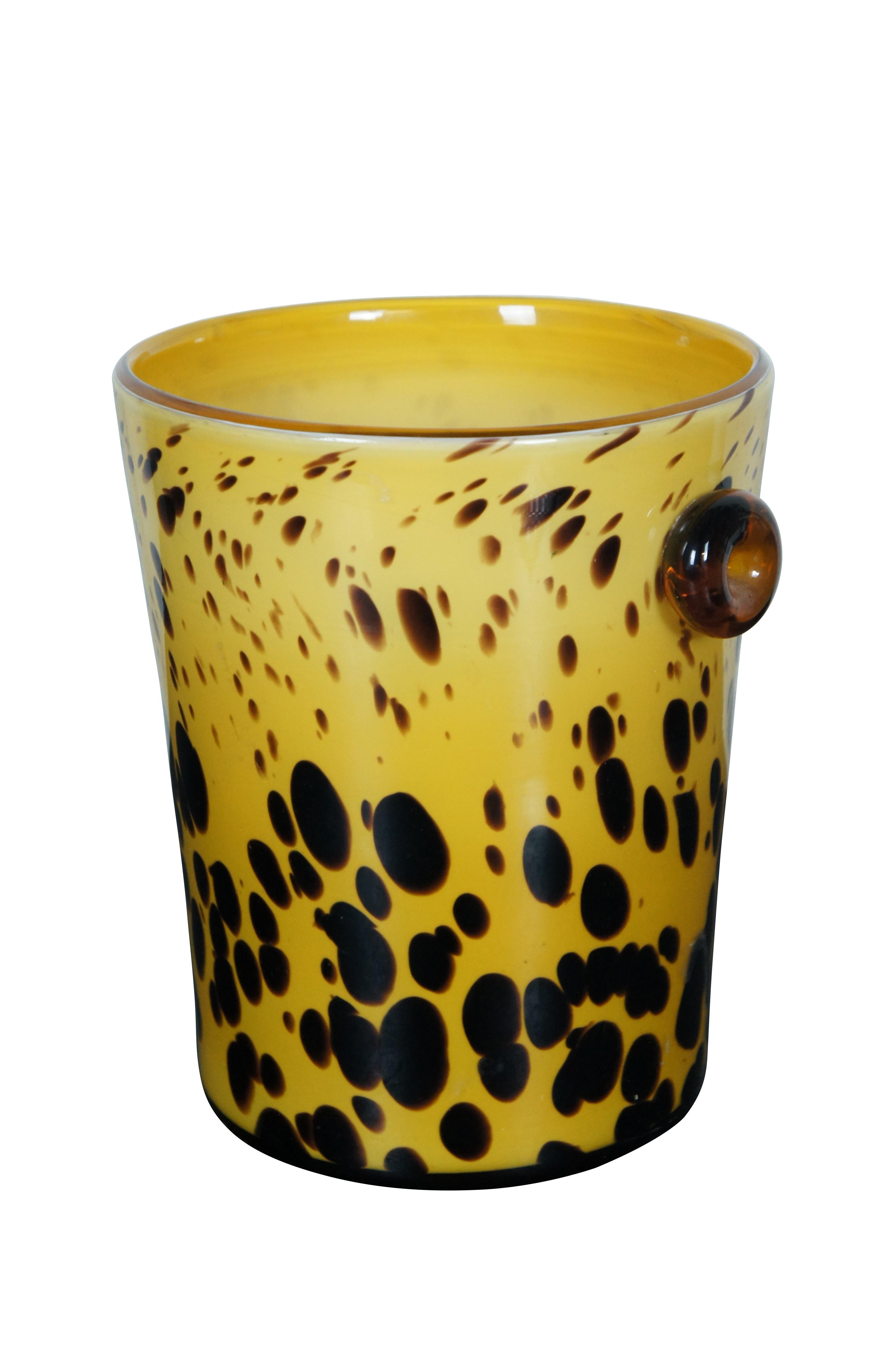 Mid century modern Italian Azzura Maestri Vetrai Murano art glass ice bucket / champagne chiller / waste / trash can featuring a beautiful butterscotch with chocolate tortoise shell / spotted Leopard pattern. Polished pontil.  

Hand-blown in Italy