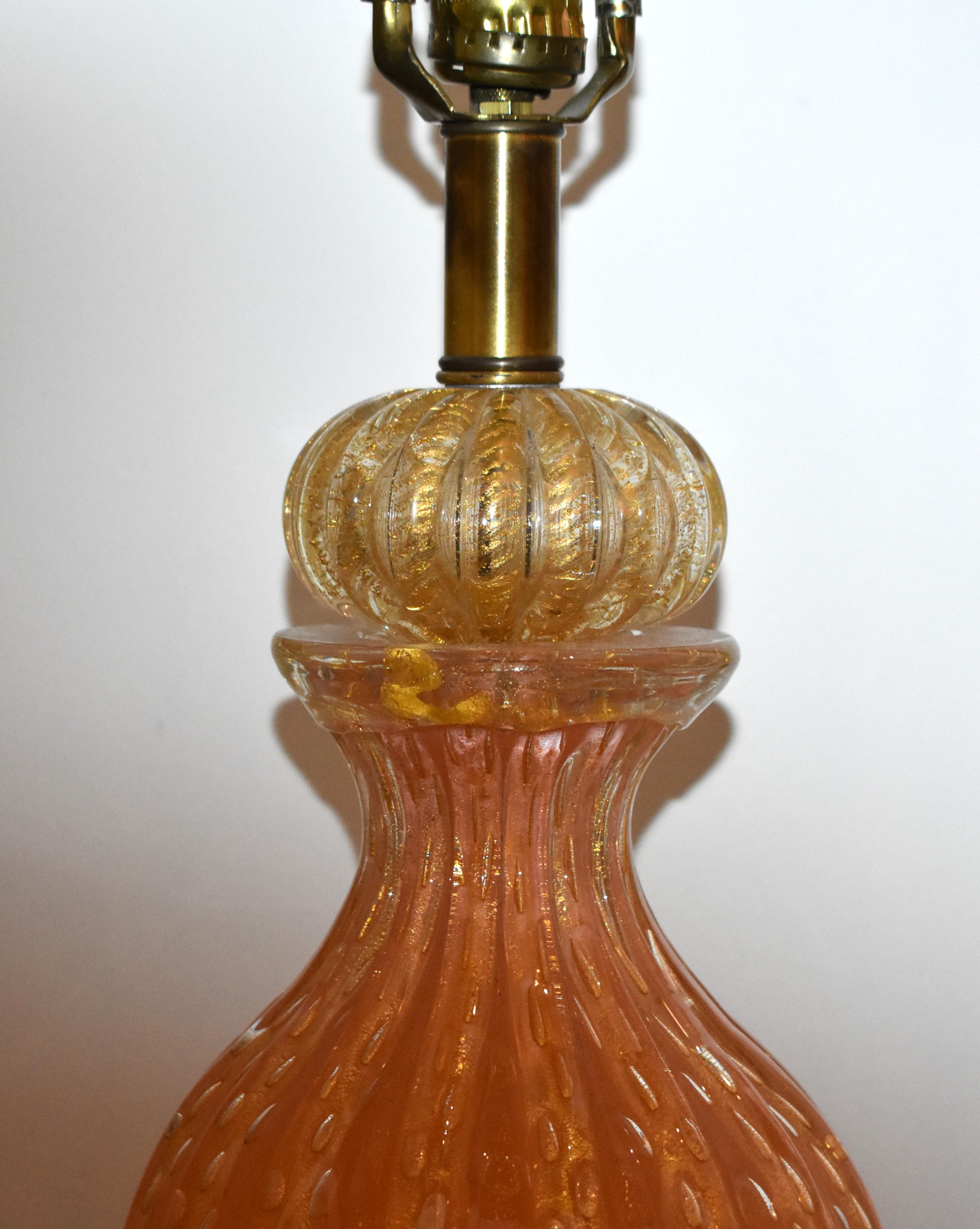 Mid-Century Modern Murano Italian Gold and Salmon Glass Table Lamp For Sale