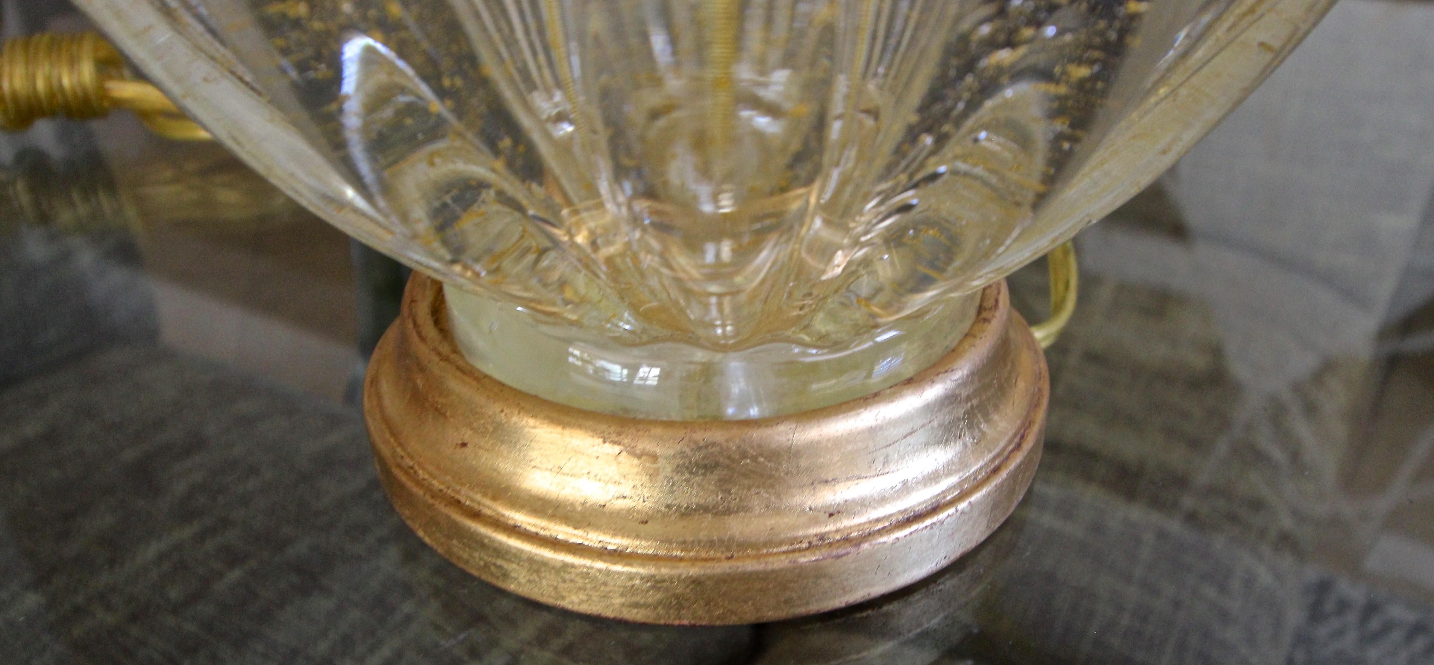 Italienische Murano-Tischlampe aus geripptem Glas, Gold und klarem, kontrolliertem Blasenglas im Angebot 7