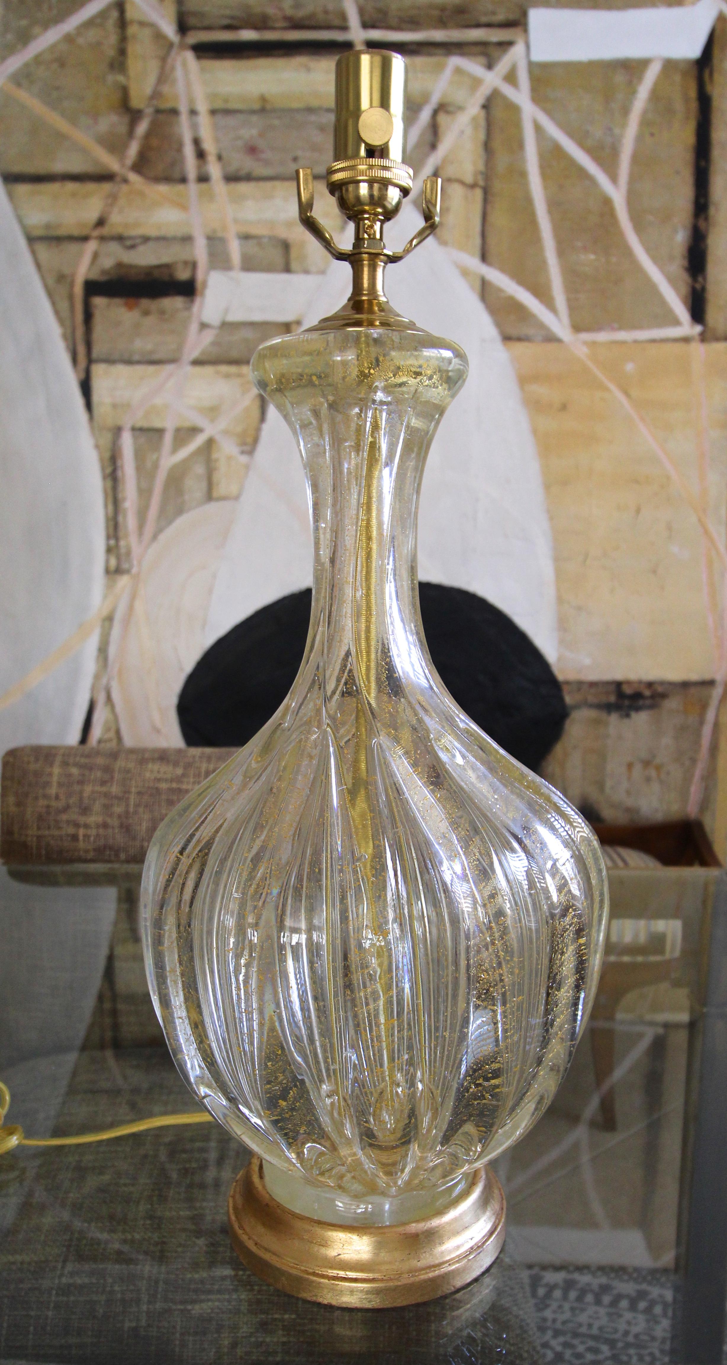 Lampe de bureau italienne de Murano, or et bulles contrôlées transparentes et nervurées en vente 3