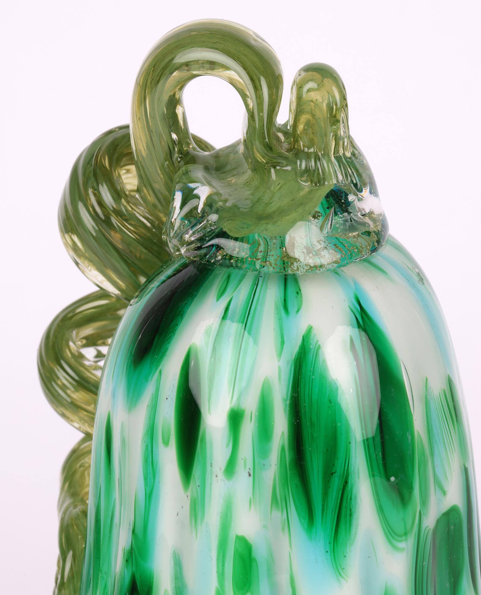 Murano Italian Hand-Blown Large Green Art Glass Gourd In Good Condition For Sale In Bishop's Stortford, Hertfordshire