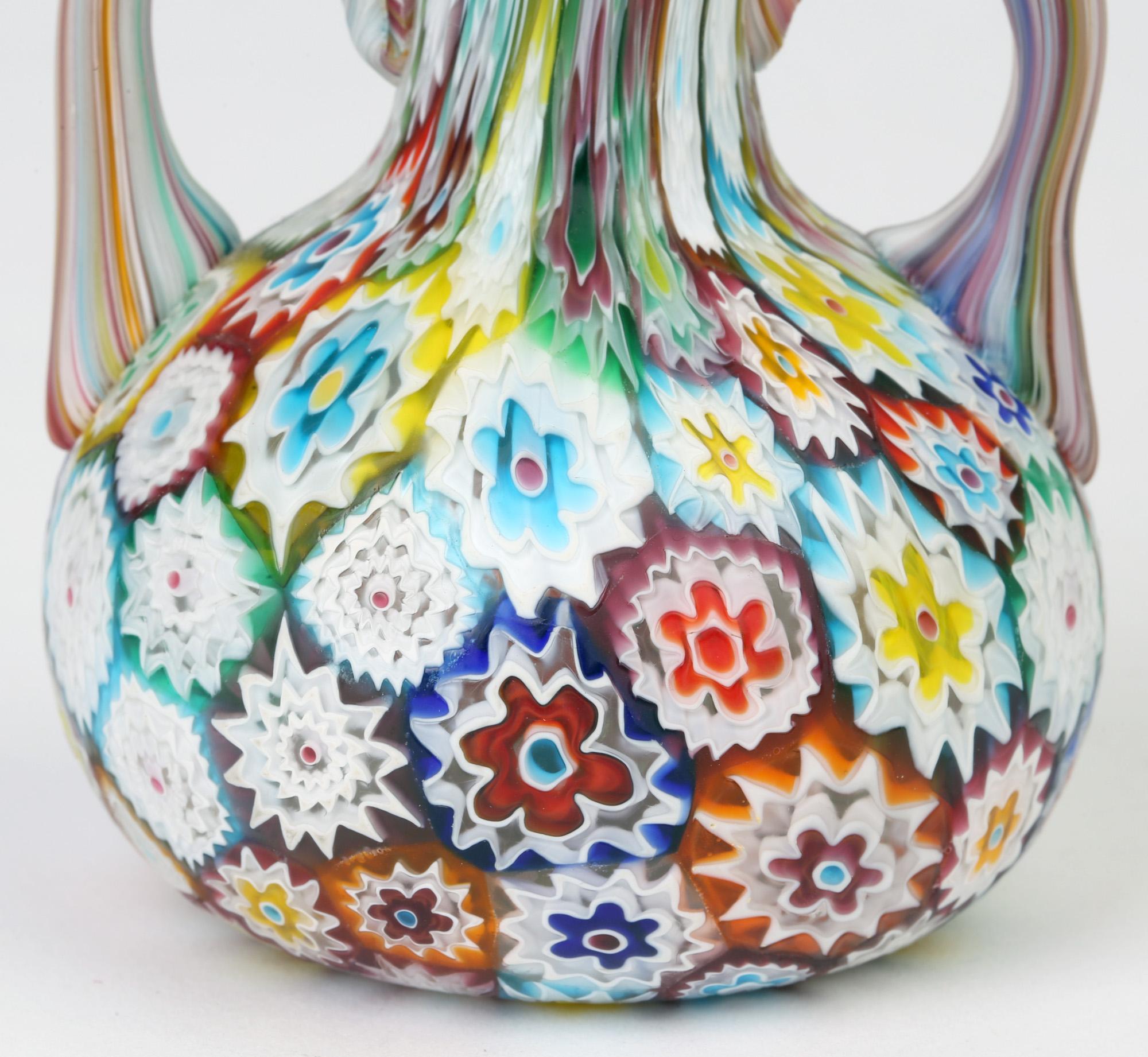 Italienische mundgeblasene Doppelgriff-Flasche, Murano, Millefiori-Form, Kunstglas Vase (Art déco) im Angebot