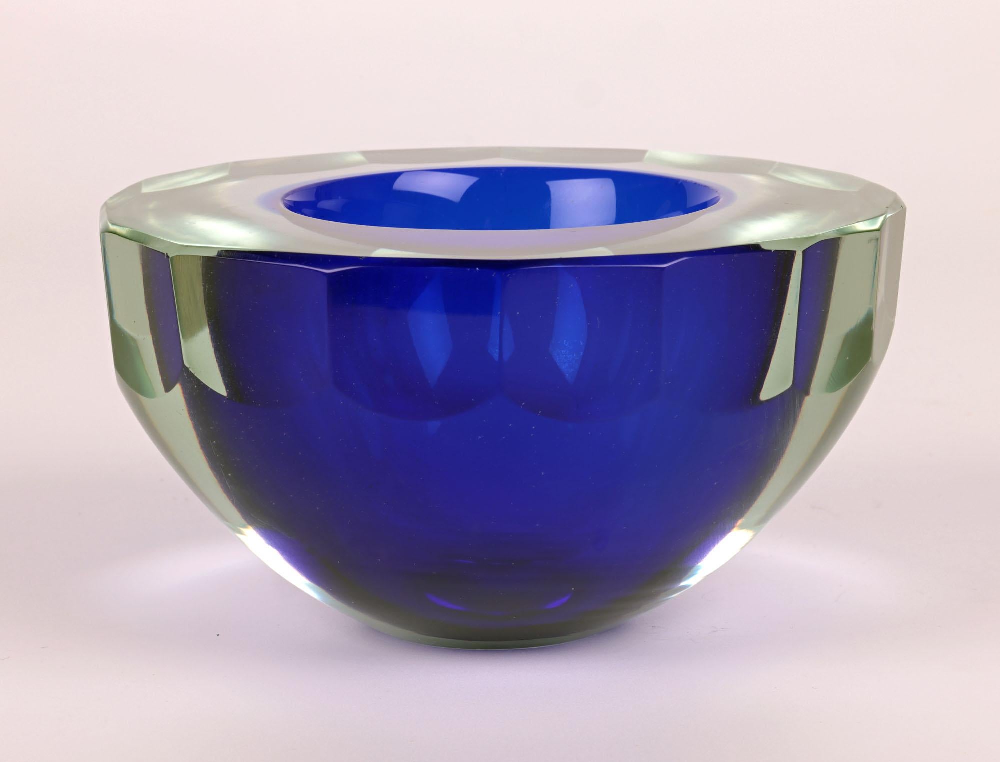 Murano Italian Heavy Blue Sommerso Style Art Glass bowl In Good Condition In Bishop's Stortford, Hertfordshire