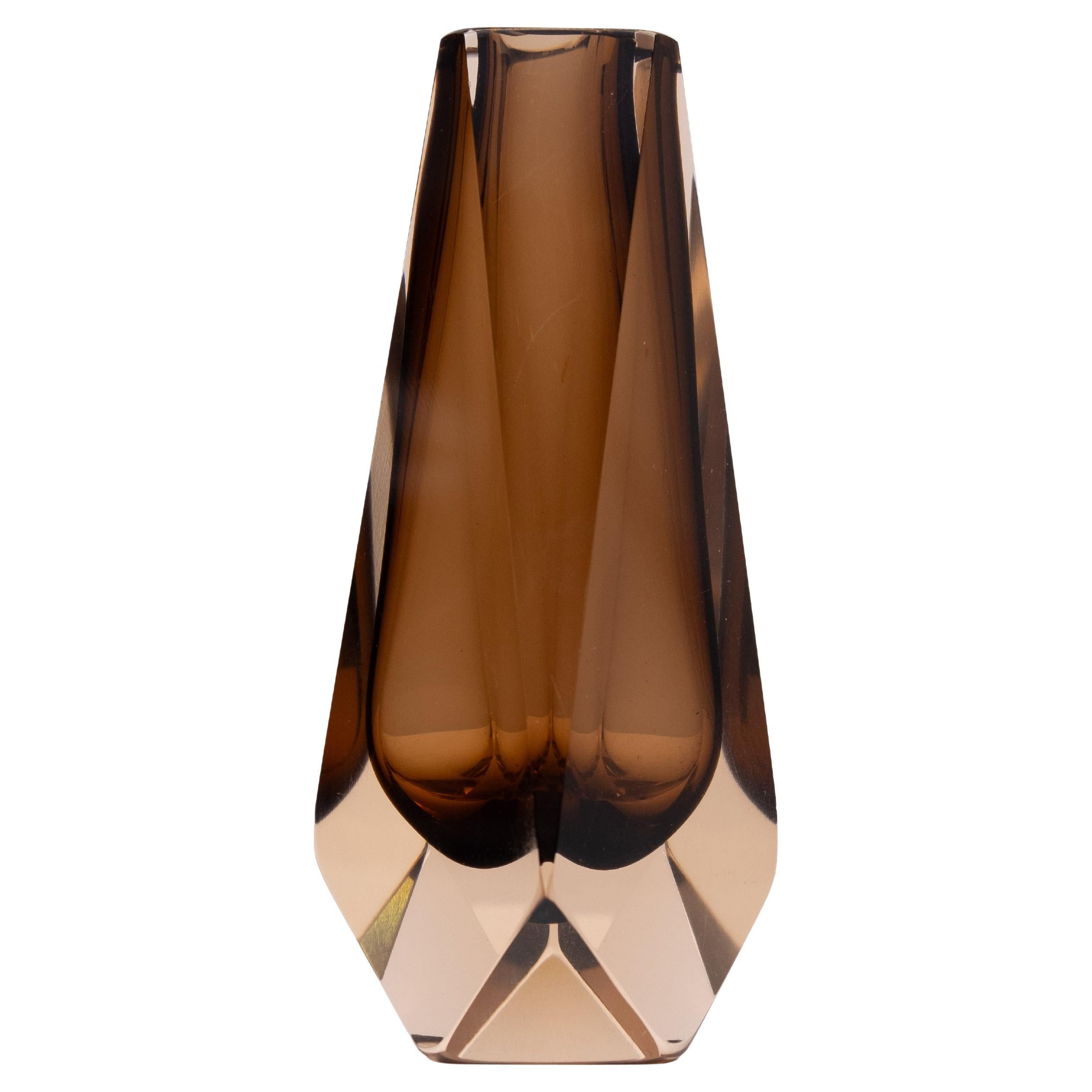 Murano Italienisch Luigi Mandruzzato  Braun  Vase aus Kunstglas mit Facettenschliff 1960er Jahre im Angebot