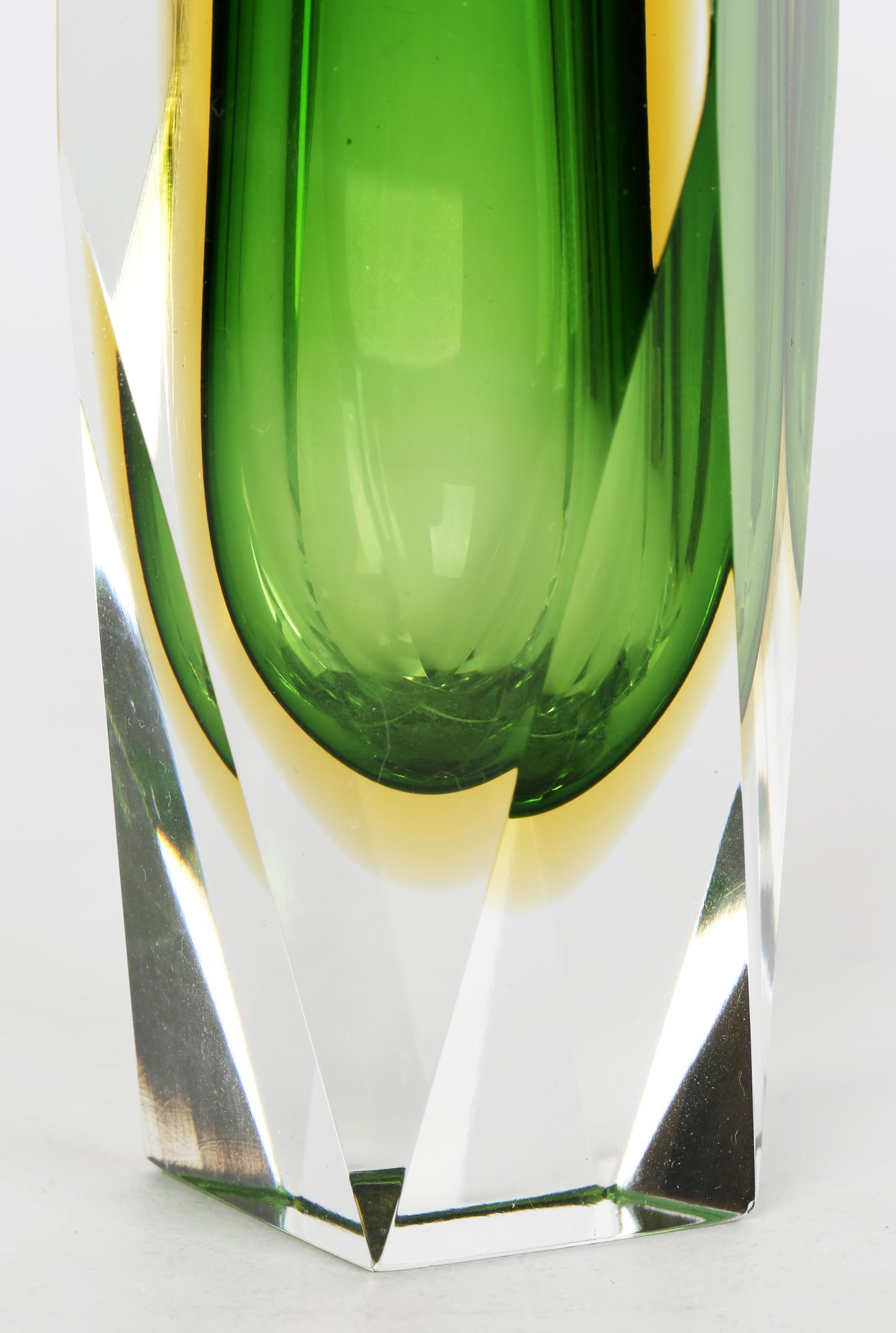 Murano Italian Luigi Mandruzzato Sommerso Green Facet Cut Art Glass Vase 8