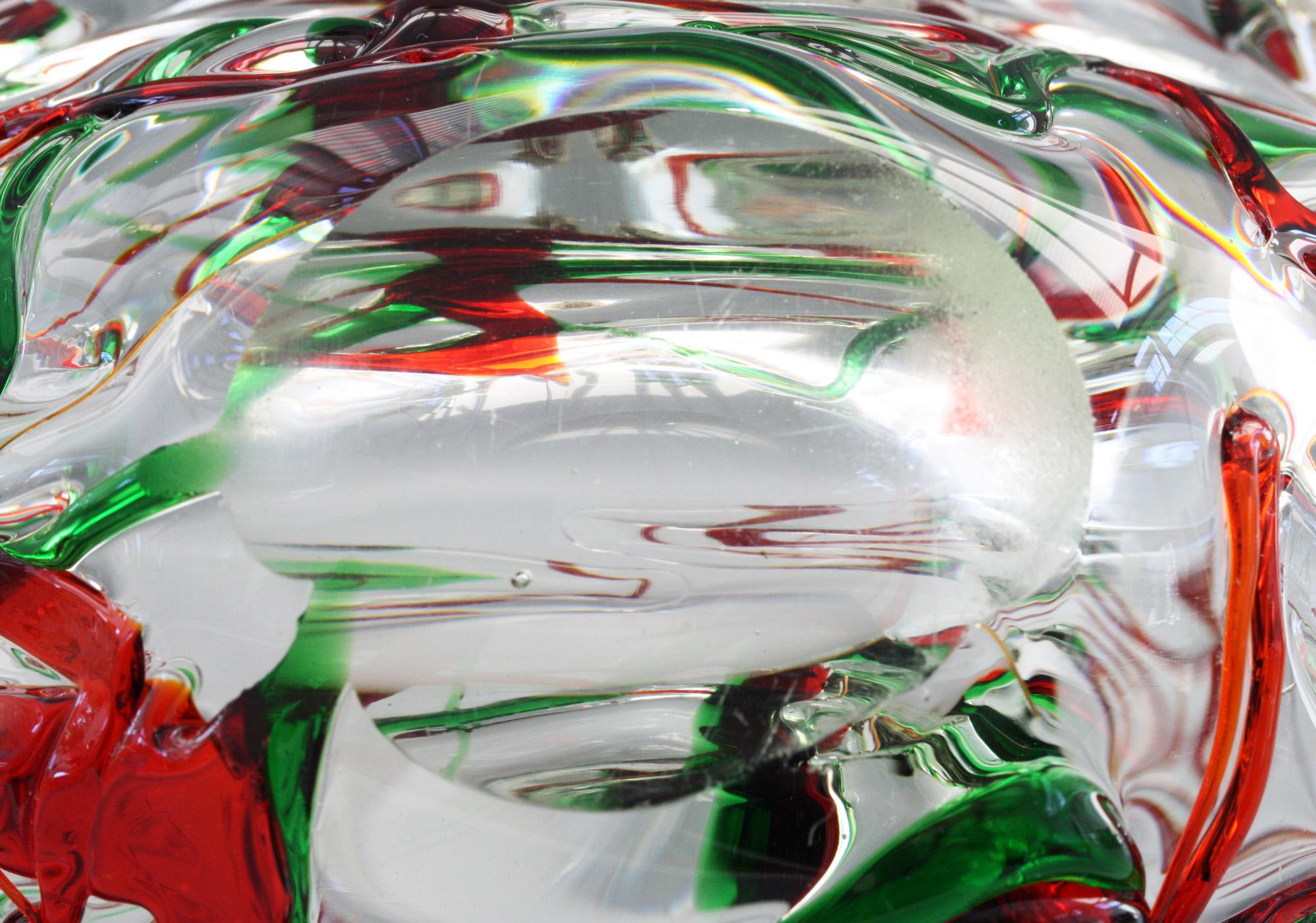 Cuenco de cristal artístico italiano de Murano de mediados de siglo con diseños de trazos rojos y verdes en venta 6