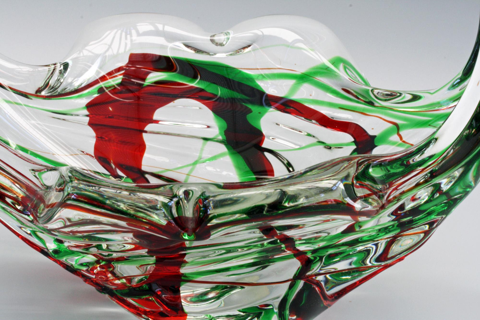 Hand-Crafted Murano Italian Midcentury Art Glass Bowl with Red and Green Trailed Designs For Sale