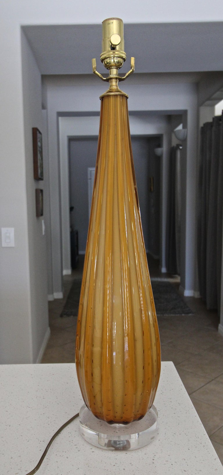 Murano Italian Orange Ribbed Glass Table Lamp In Good Condition For Sale In Palm Springs, CA