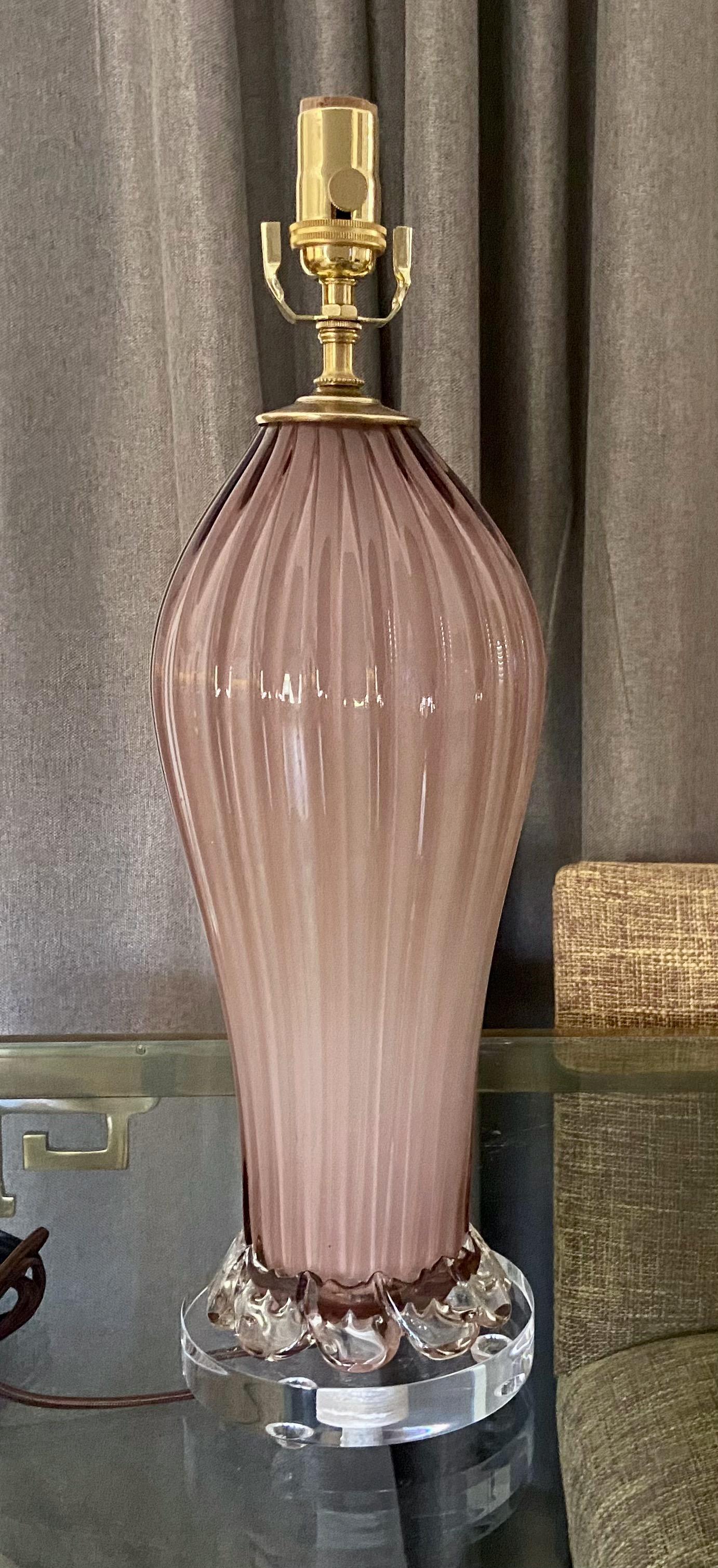 Mid-20th Century Murano Italian Pink Mauve Ribbed Glass Table Lamp