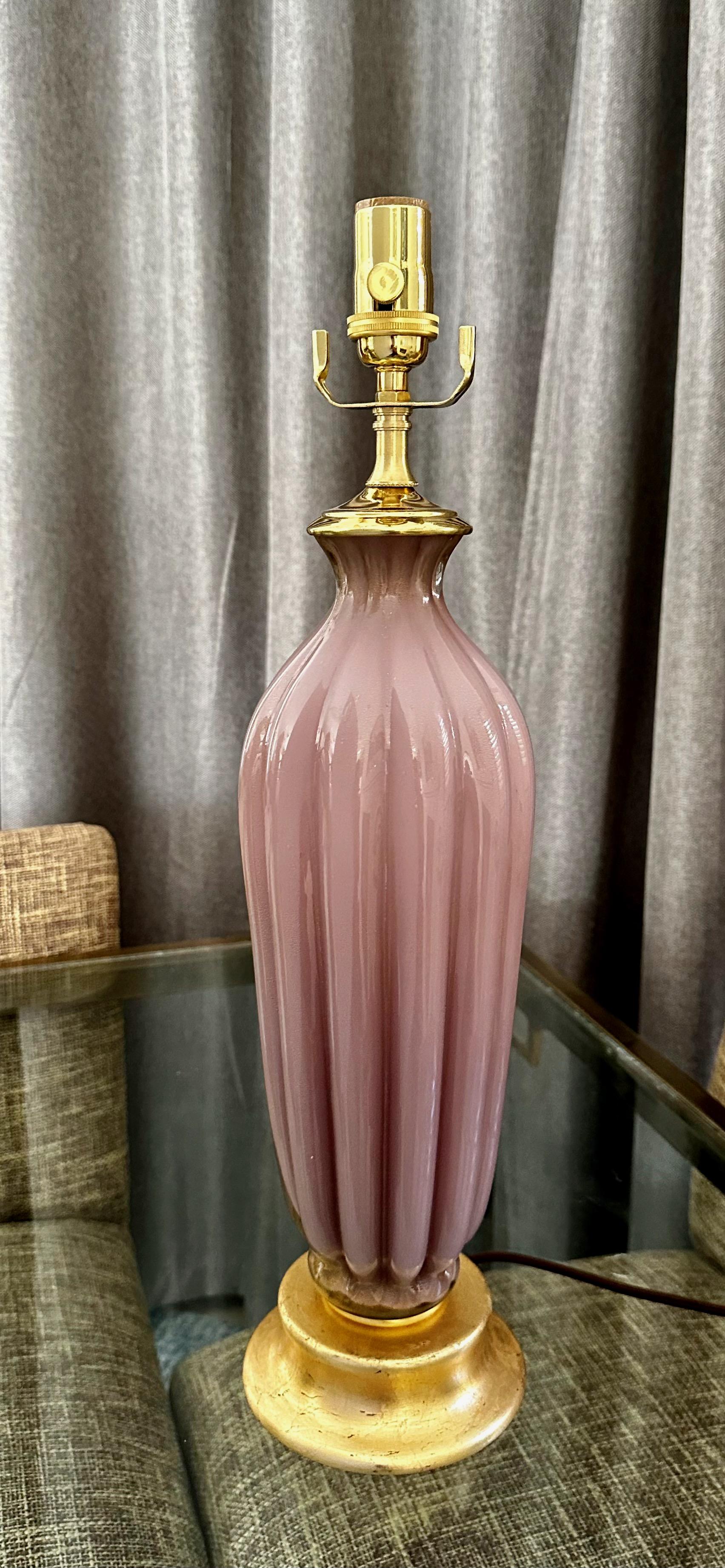 Murano Italian Pink Mauve Ribbed Glass Table Lamp For Sale 2