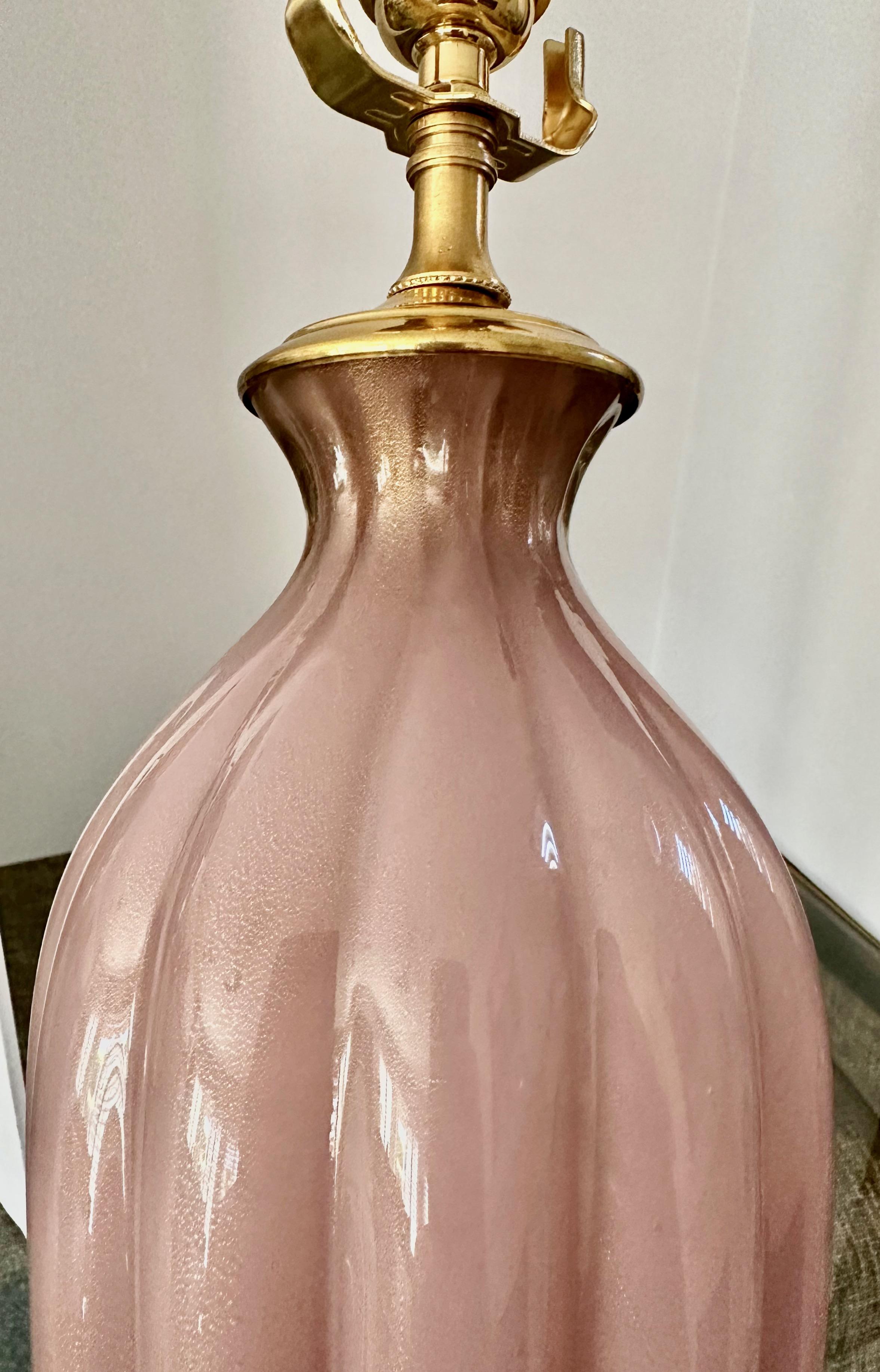 Murano Italian Pink Mauve Ribbed Glass Table Lamp For Sale 4