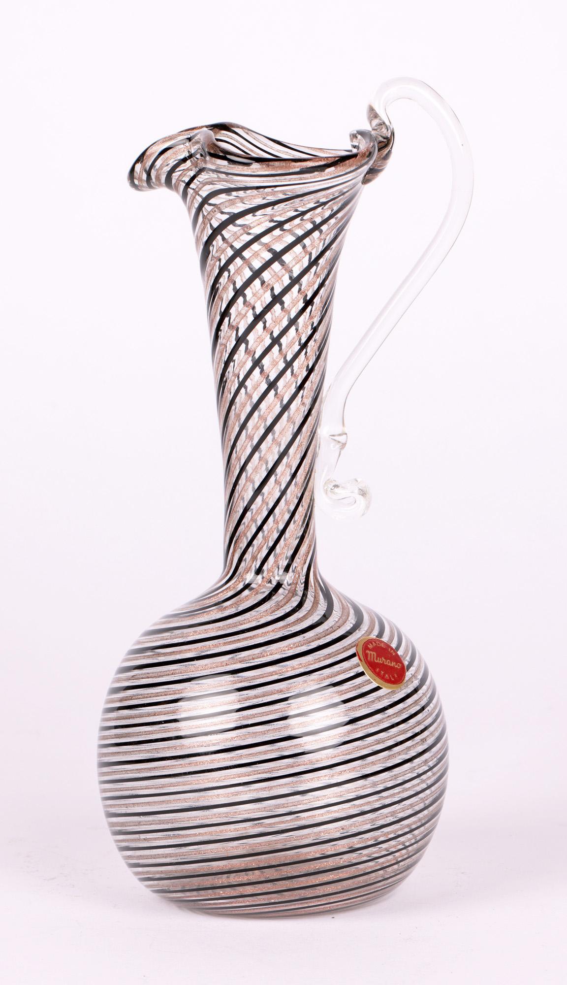 Fatto a mano Caraffa in vetro artistico soffiato a mano con nastro di Murano in vendita