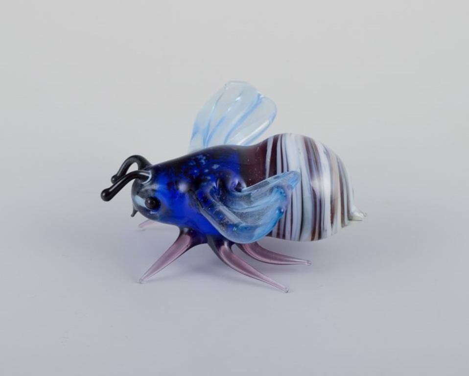 Mid-20th Century Murano, Italy. A collection of four miniature glass figurines of bees. For Sale