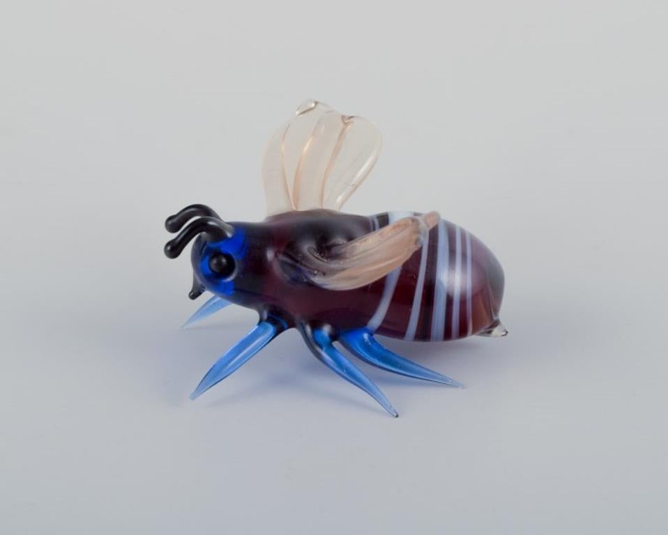 Murano, Italy. A collection of four miniature glass figurines of bees. For Sale 1