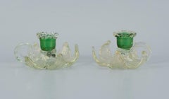 Murano, Italie. Paire de chandeliers bas en verre d'art vert et transparent des années 1960/70