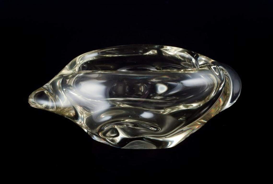 Moderno Murano, Italia. Ciotola in vetro artistico in vetro trasparente. Forma organica. Realizzato a mano. in vendita