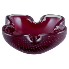 Murano, Italy. Art glass bowl in purple glass. Approx. 1960s/1970