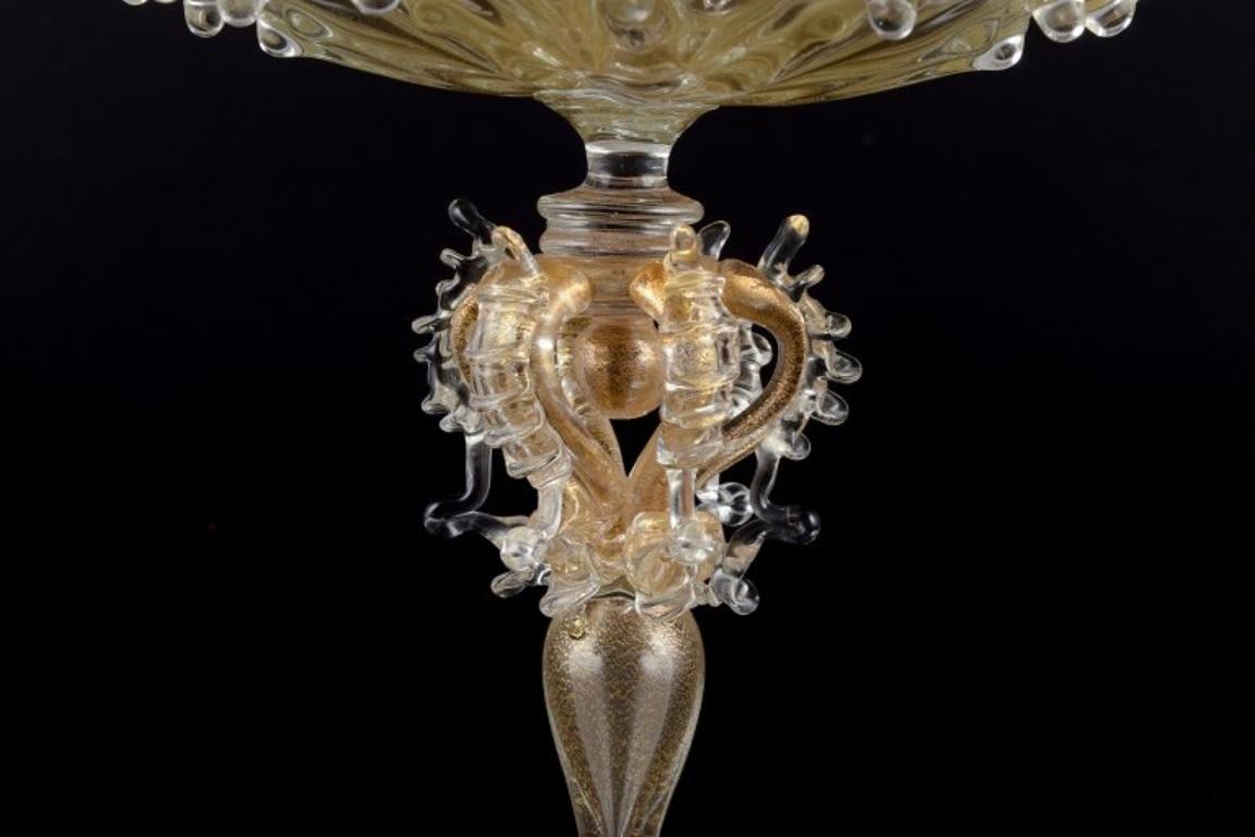 Murano, Italie. Centre de table en verre d'art. Craft avec des hippocampes. Excellent état - En vente à Copenhagen, DK