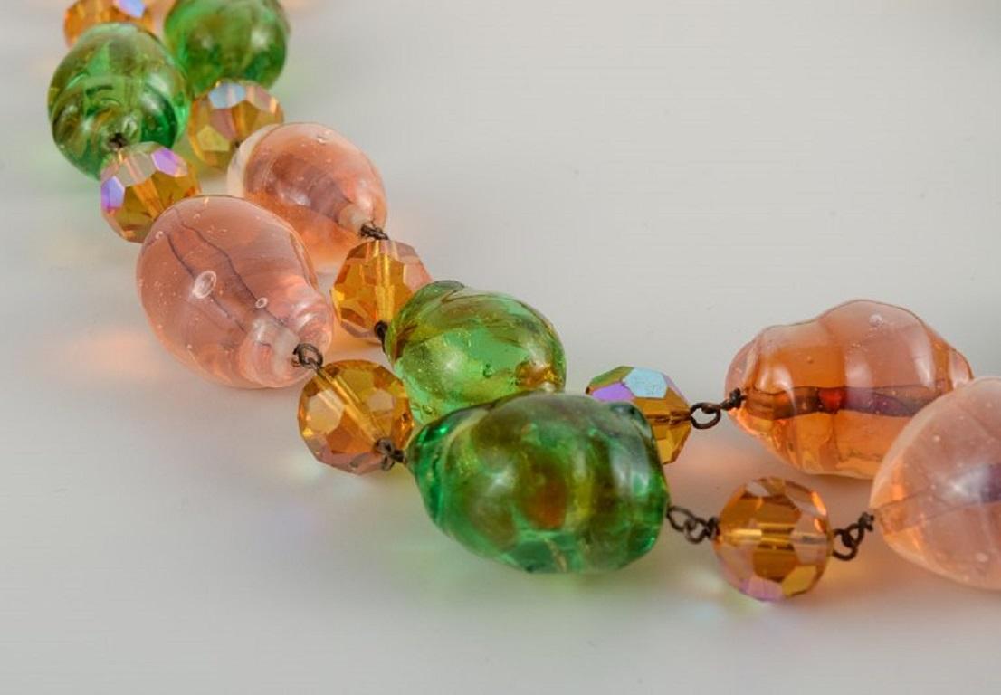 Murano, Italy. Art glass necklace in different colored glass. 1970s  In Excellent Condition For Sale In bronshoj, DK