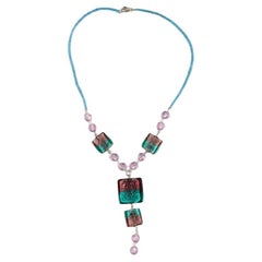 Murano, Italien. Kunstglas-Halskette aus verschiedenen farbigen Glasteilen. 1970er Jahre