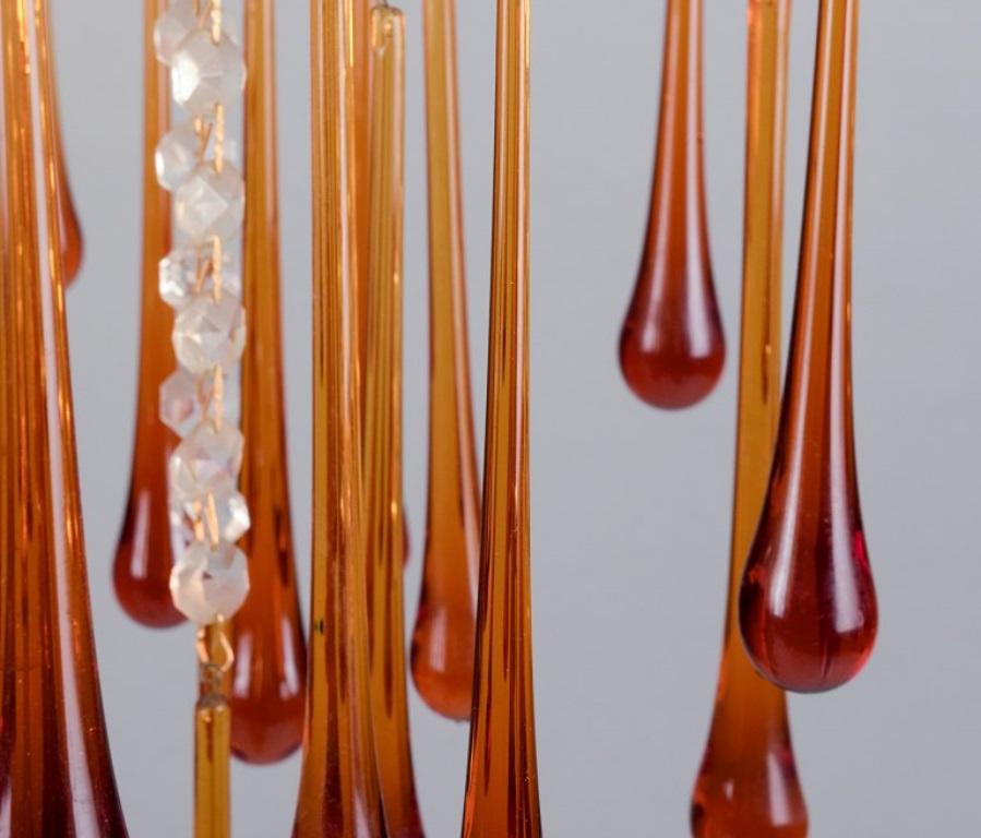 Murano, Italie. Plafonnier en verre d'art soufflé à la bouche ambré, cadre en laiton.  en vente 2