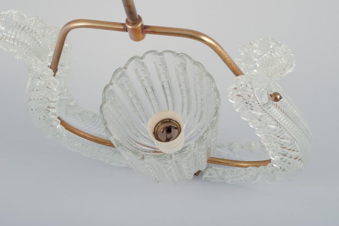Murano, Italie. Plafonnier en verre d'art dépoli et laiton. Style Art Déco en vente 1