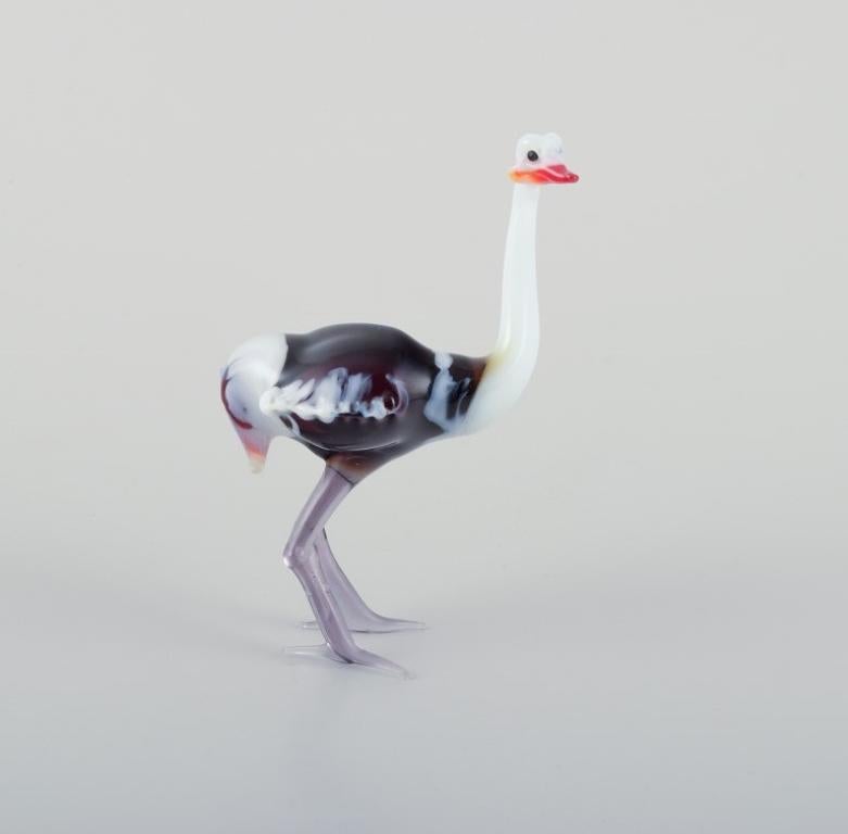 Murano, Italie. Collectional de quatre figurines miniatures d'oiseaux en verre d'art coloré.
Années 1960/1970.
Le plus grand mesure : H 9,0 cm x L 6,0 cm.
En parfait état.